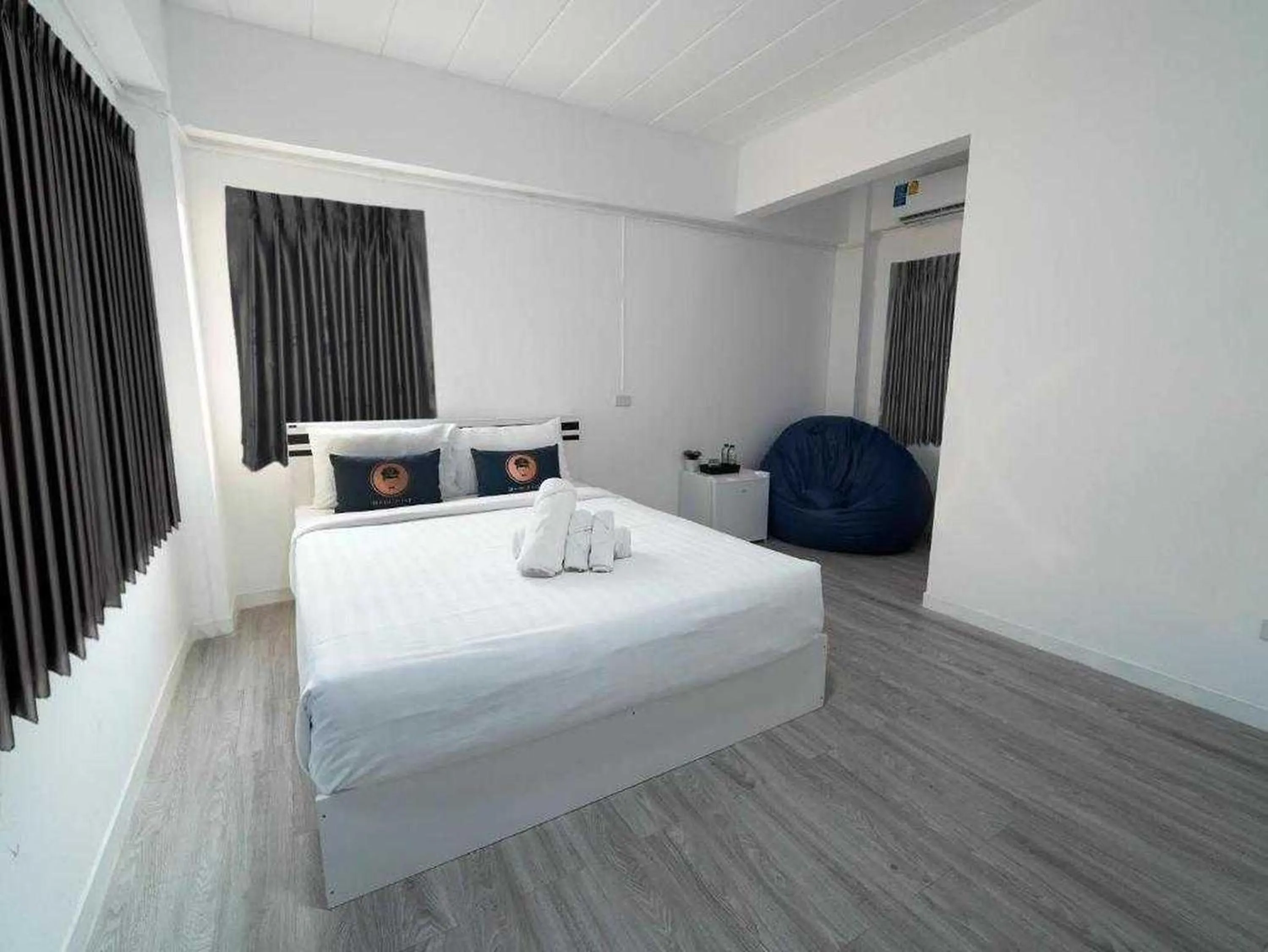 Superior Double Room in RQ North Pattaya by Collection O