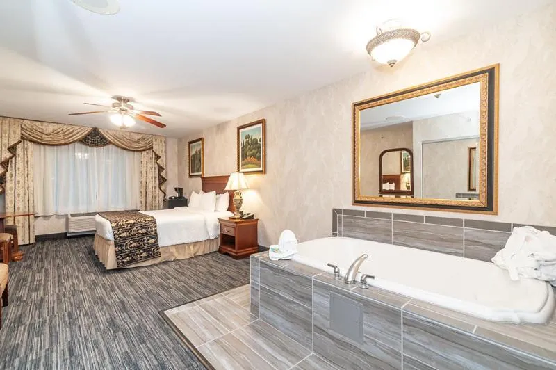 Venetian Queen with Whirlpool in Bellissimo Hotel, Trademark by Wyndham Near Foxwoods Casino