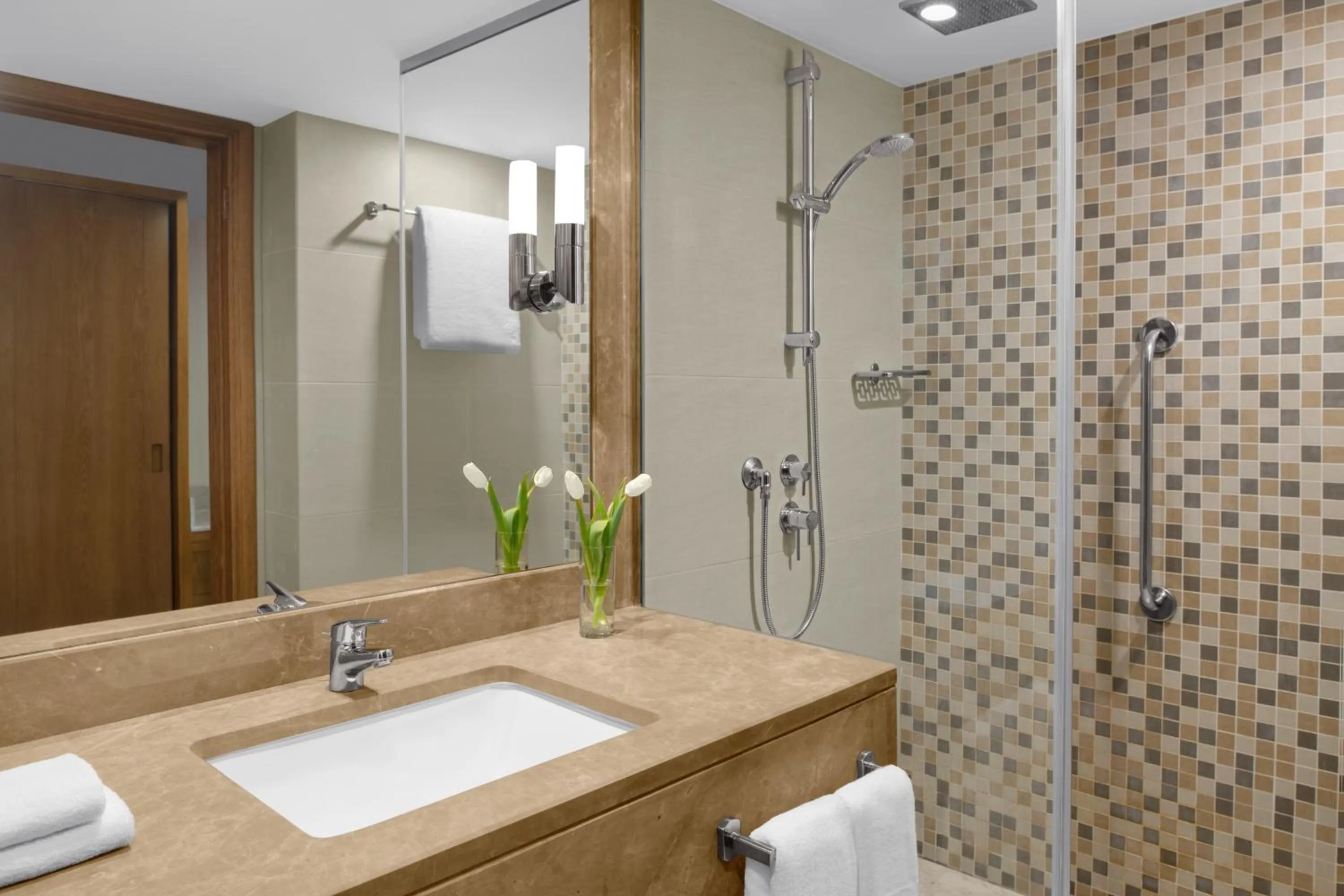 Classic King Room - Lounge Access in InterContinental Al Jubail Resort