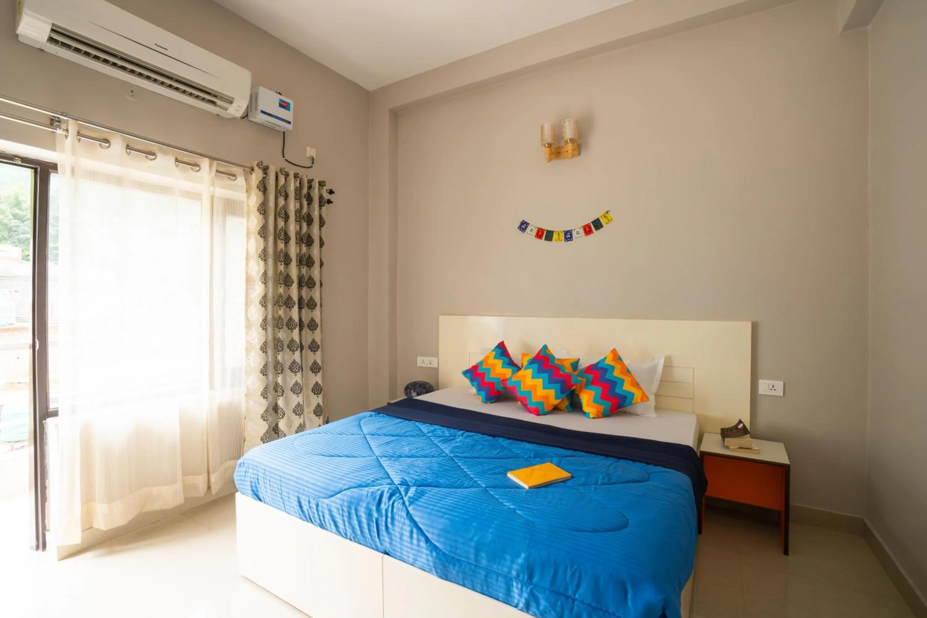 Deluxe Double AC Room with Ensuite Bathroom in goSTOPS Rishikesh, Lakshman Jhula