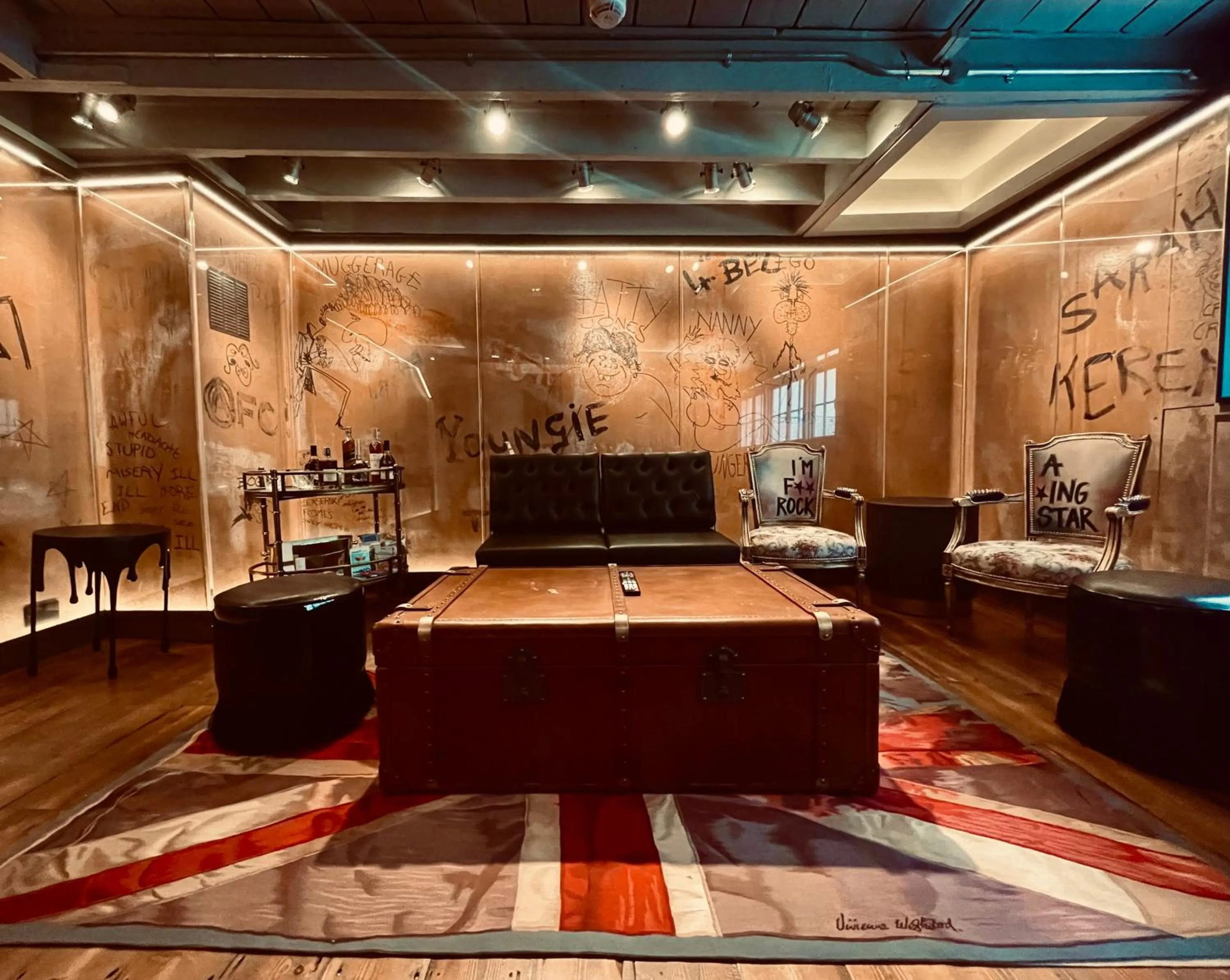 One-Bedroom Signature Apartment in Chateau Denmark London