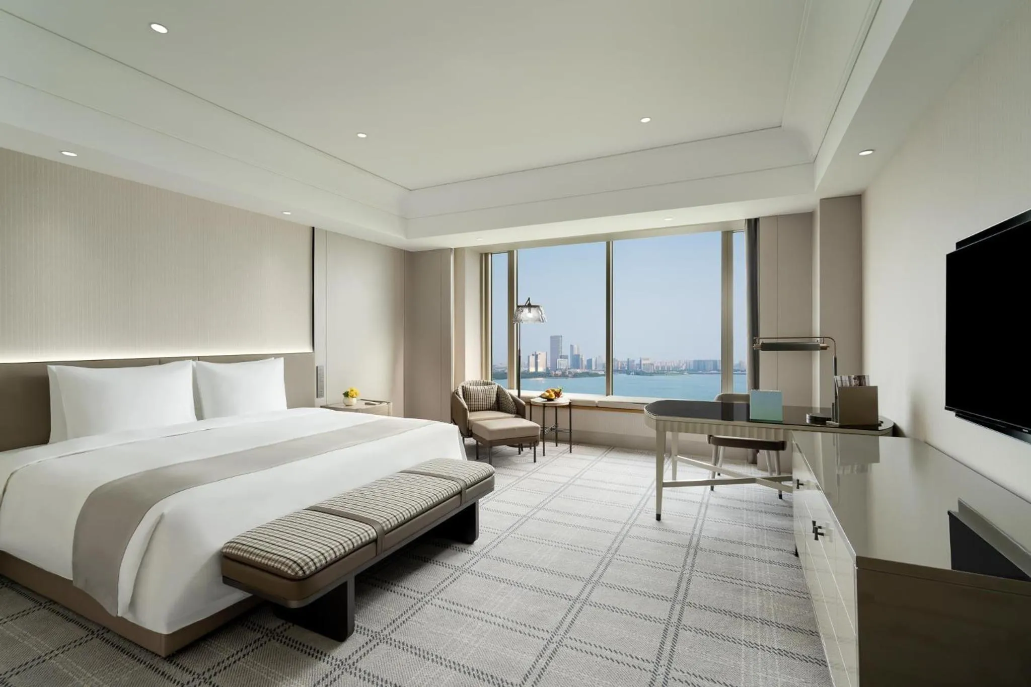 Premier Deluxe Lakeview King in Kempinski Hotel Suzhou