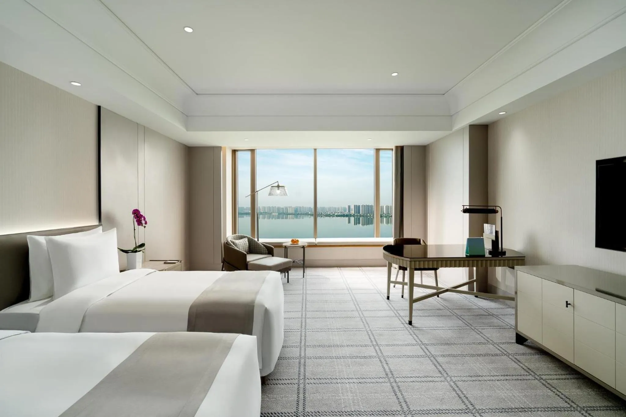 Premier Deluxe Lakeview Twin in Kempinski Hotel Suzhou