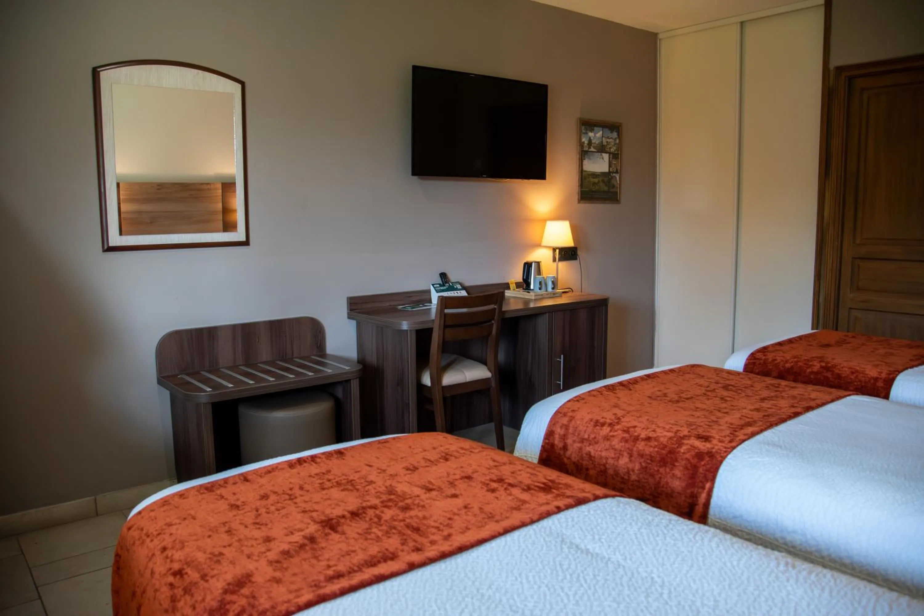 Standard Triple Room in Logis Des Sources