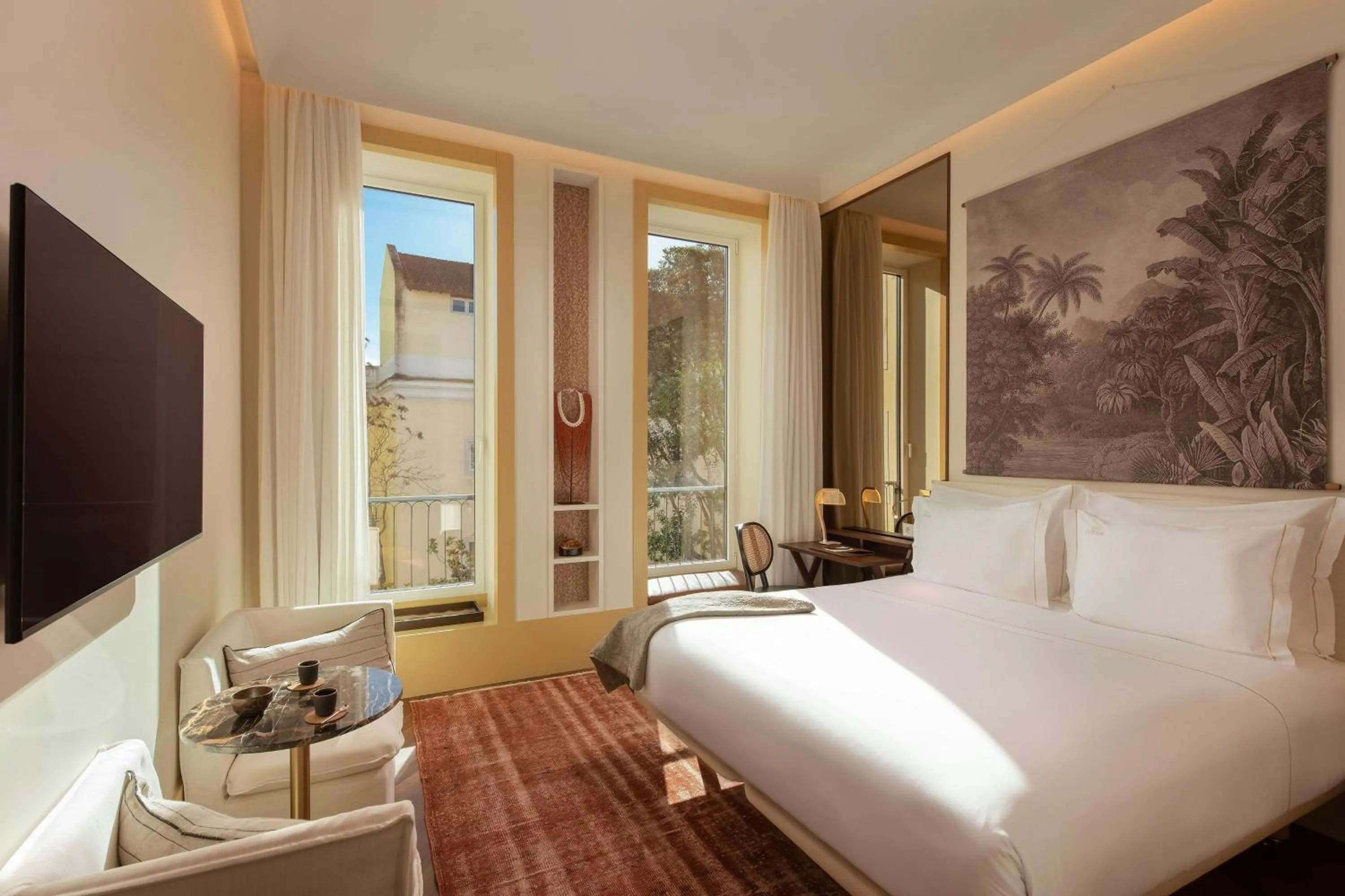 Capelo Guest room with 1 King, Courtyard view in The Ivens, Autograph Collection