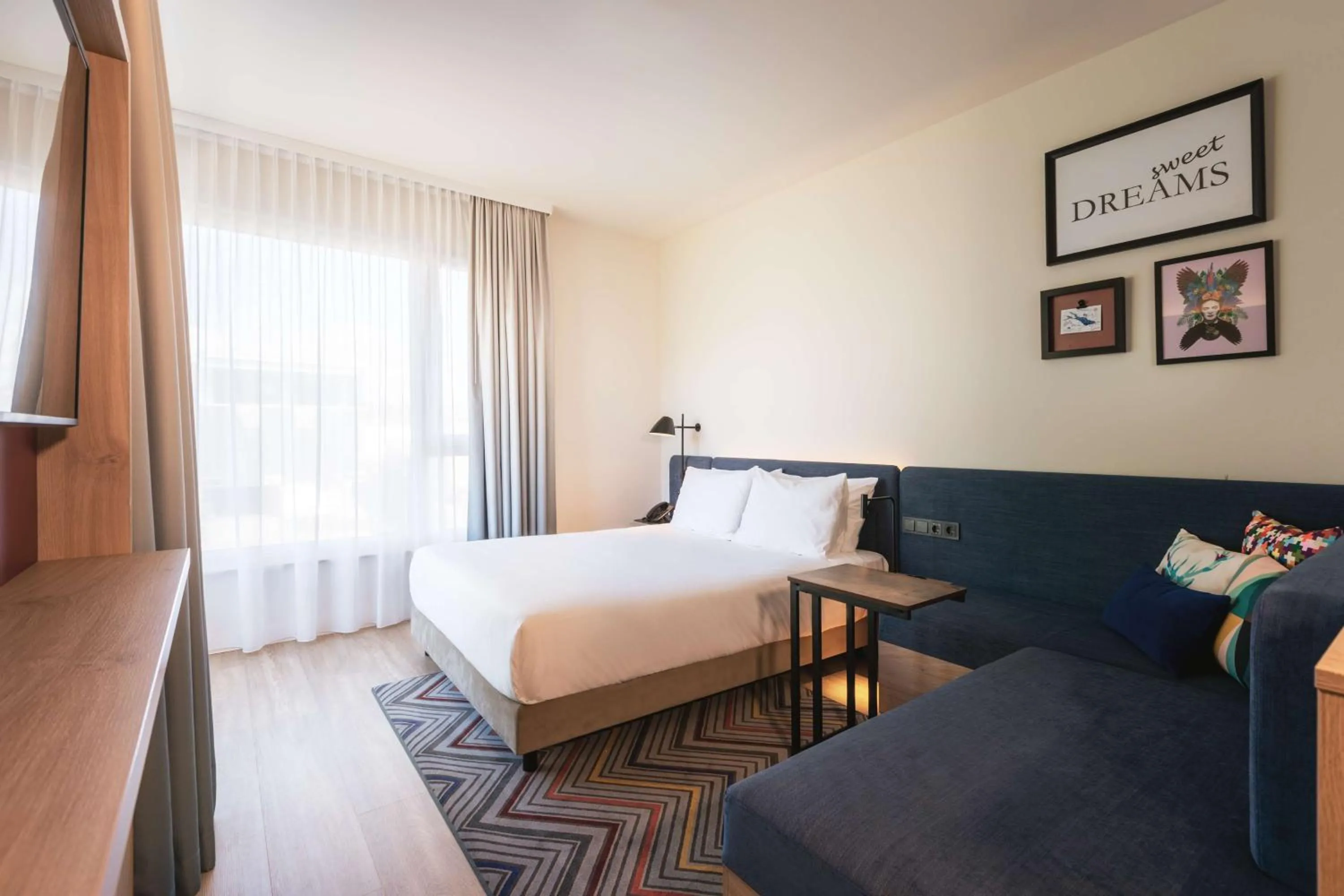 Queen Room with Sofa Bed in Hampton by Hilton Konstanz