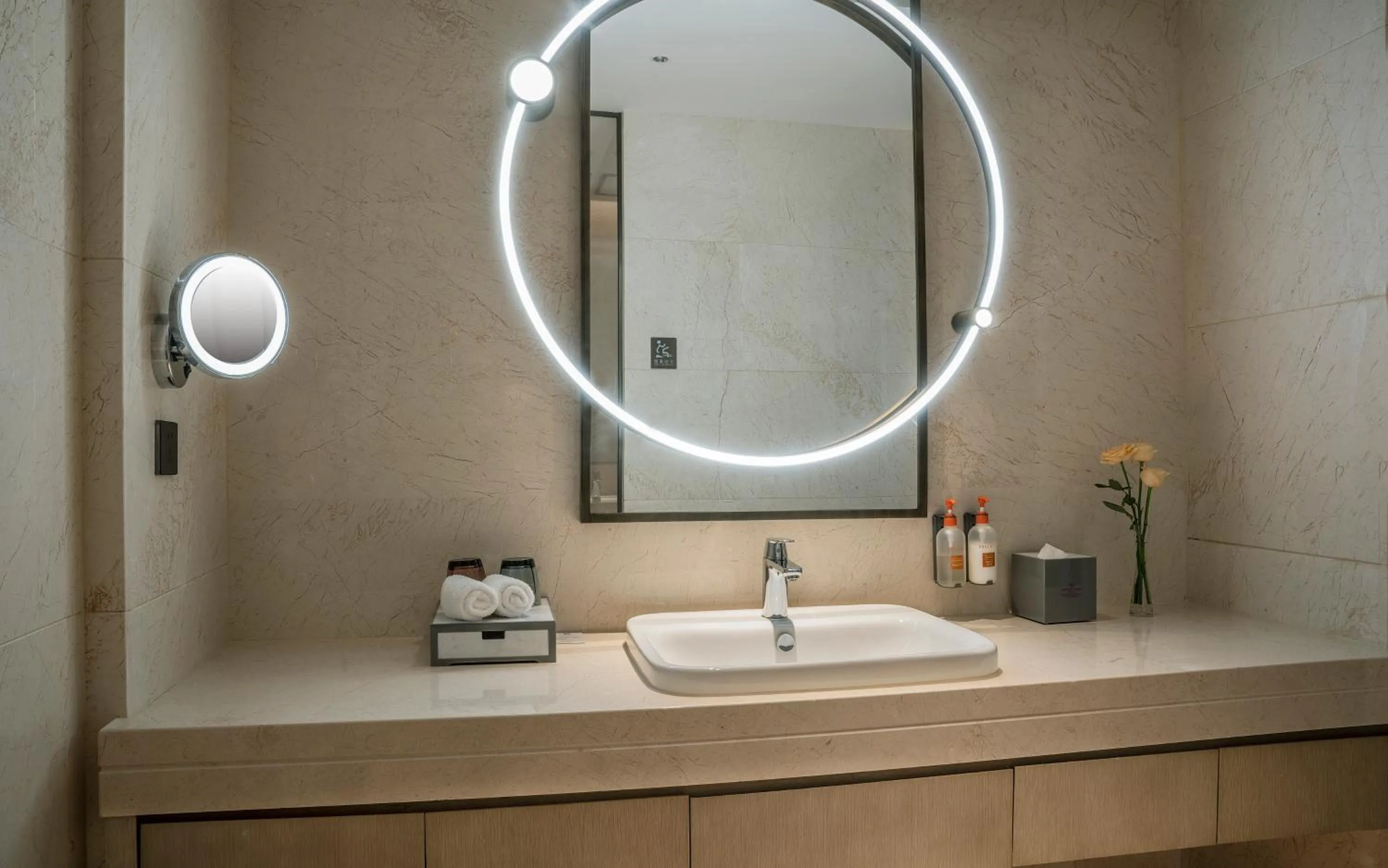 Standard King Room with City View in Crowne Plaza Changsha Development Zone by IHG