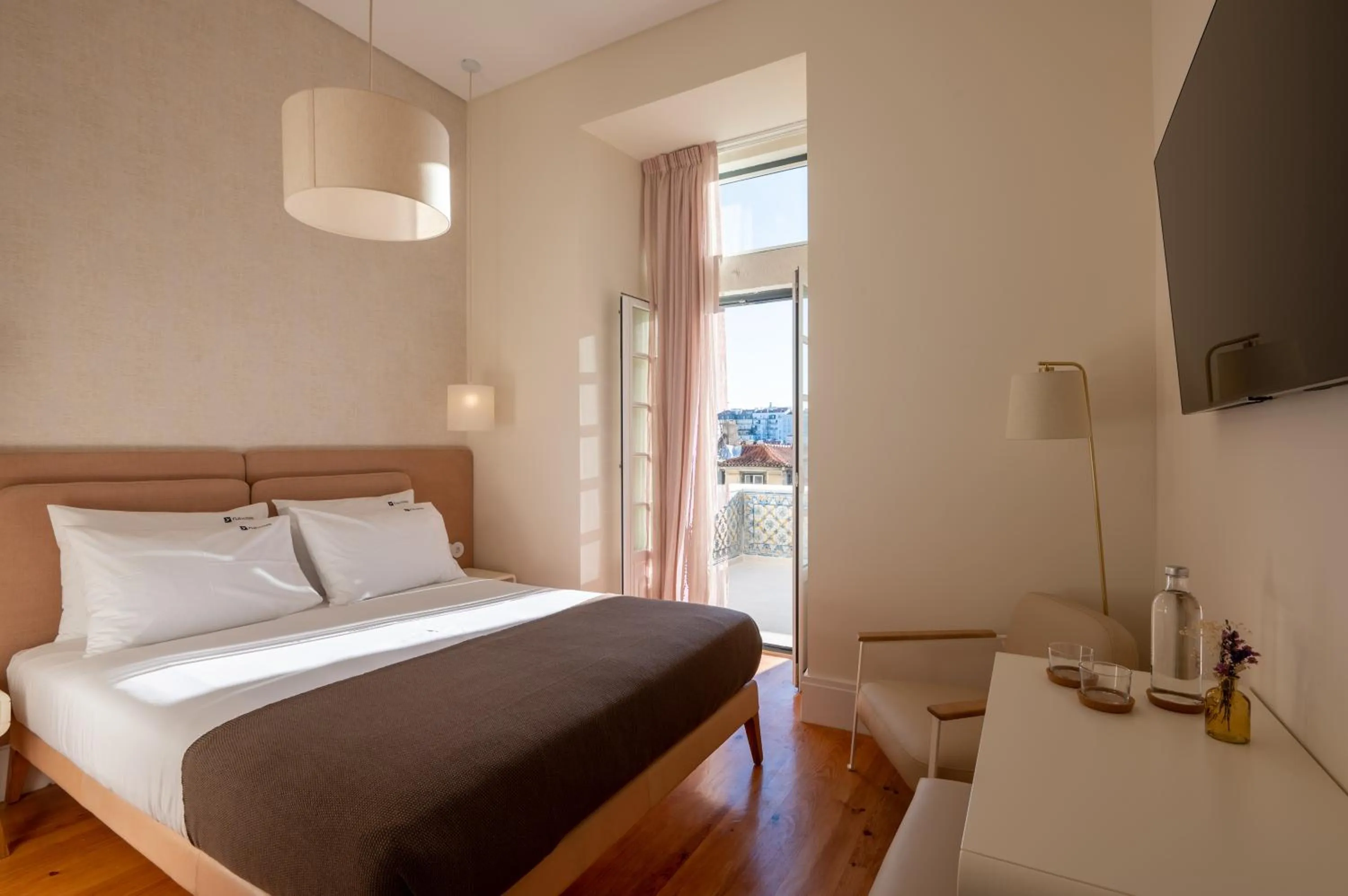 Double Room with Balcony in Memoria Lisboa FLH Hotels