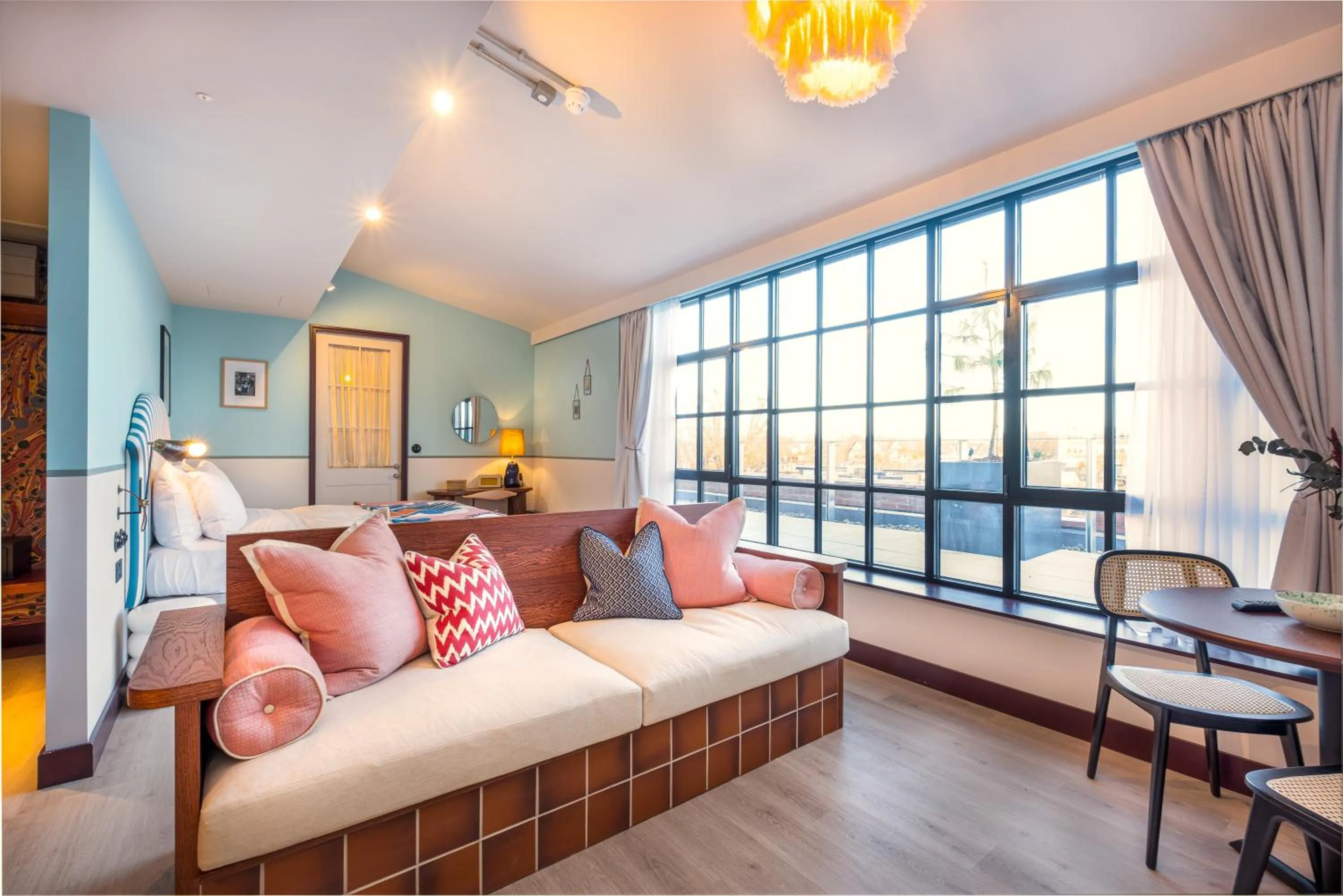 Suite in room2 London Chiswick Hometel