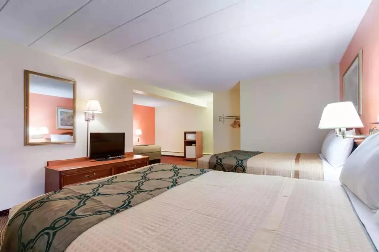 Deluxe Family Room in Royal Inn Clearfield