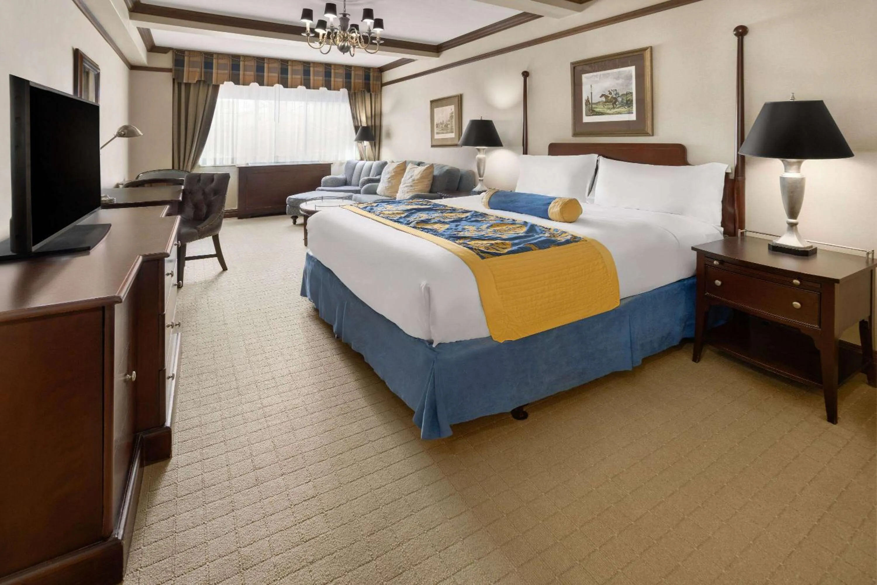 King Suite with Mobility Access and Roll-In Shower, Non-Smoking in The Blakely by LuxUrban