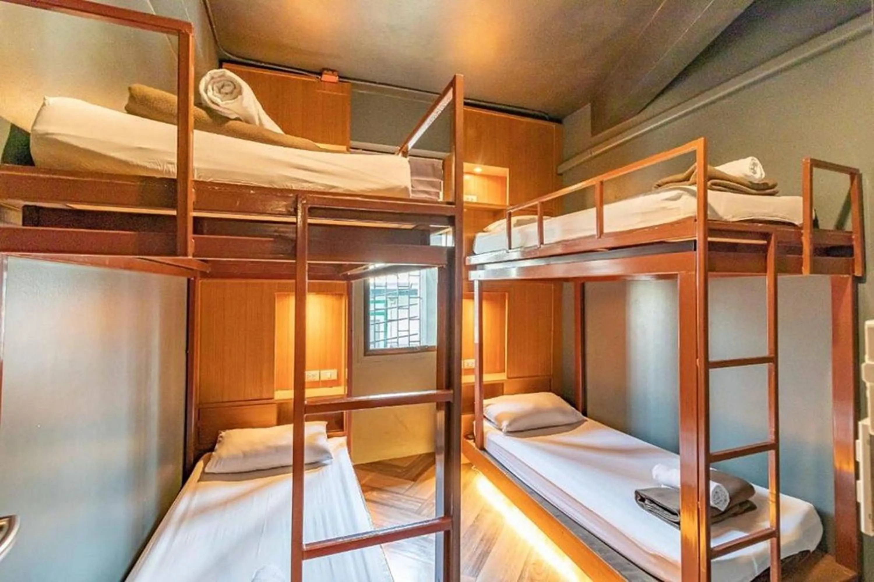 Family Room with Shared Bathroom in Loftel 22 Hostel