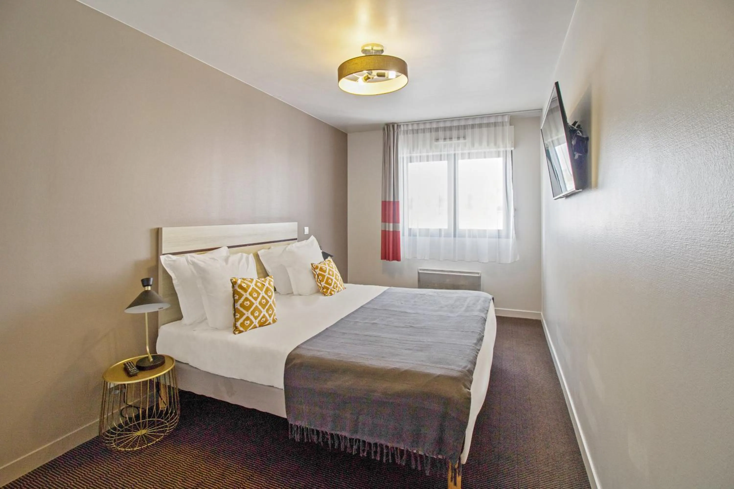 Superior One Bedroom Apartment in Appart’City Confort Paris Villejuif