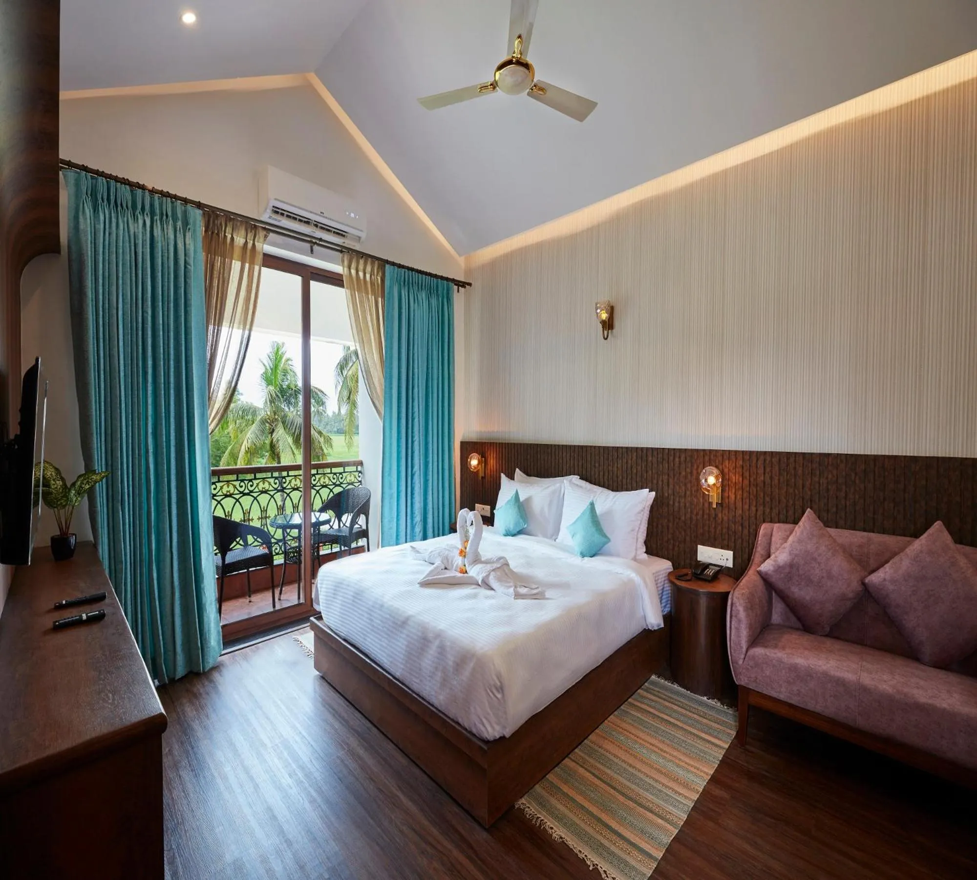 Luxury Suite in Sea Queen Beach Resort & Spa
