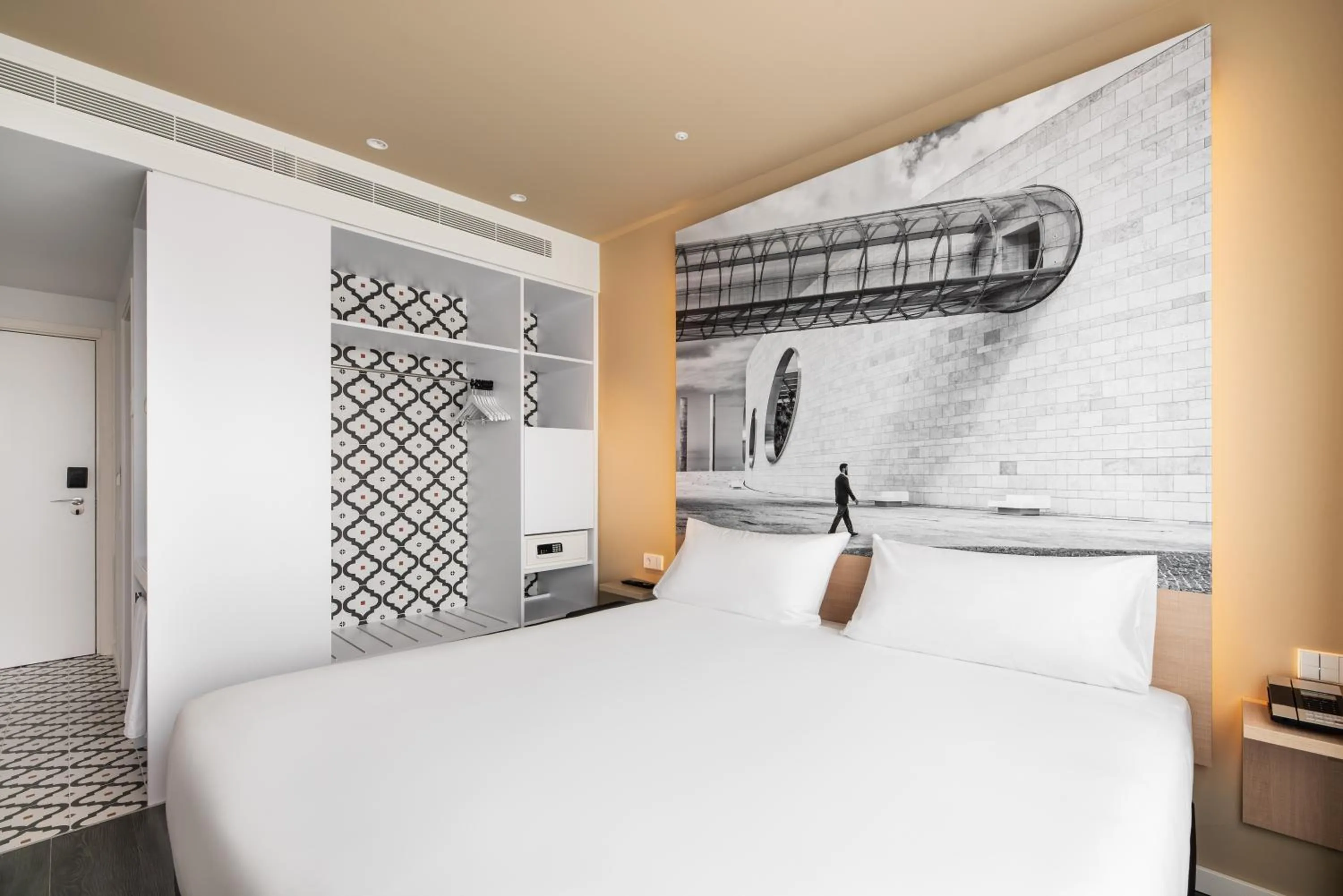 Double or Twin Room in Ikonik Lisboa