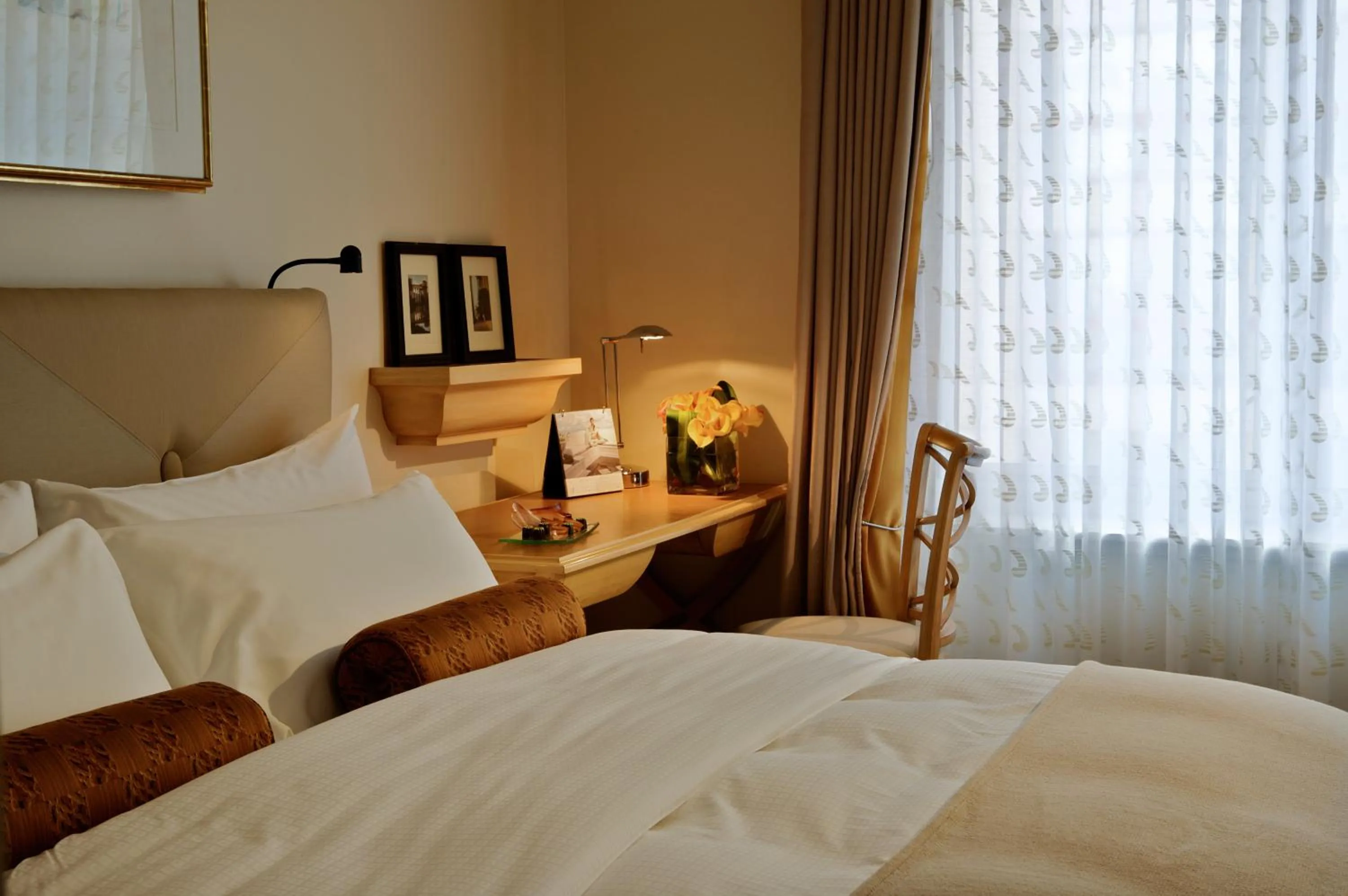 California Room King Bed - single occupancy in Taj Campton Place