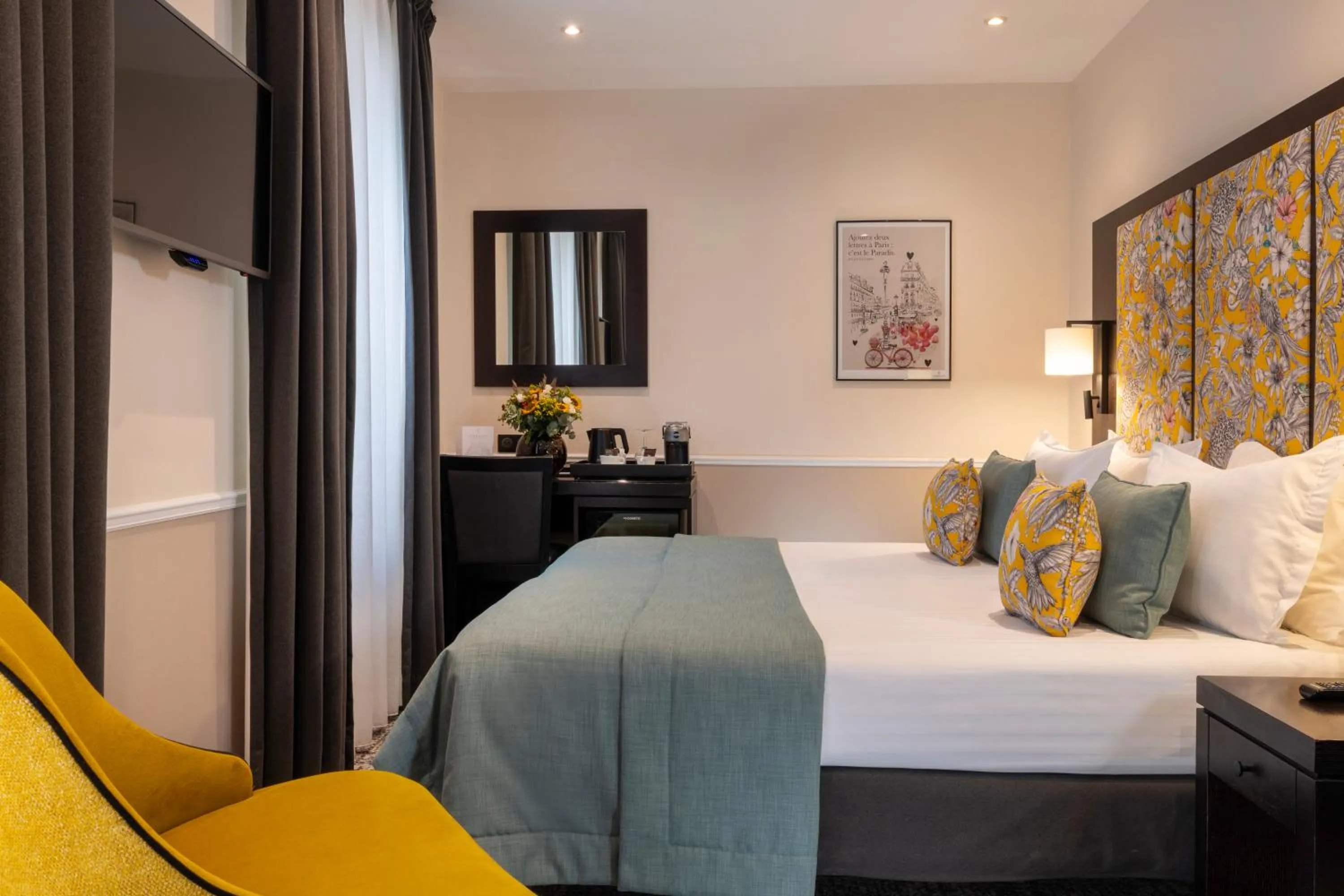 Classic Double Room in Hotel Park Lane Paris