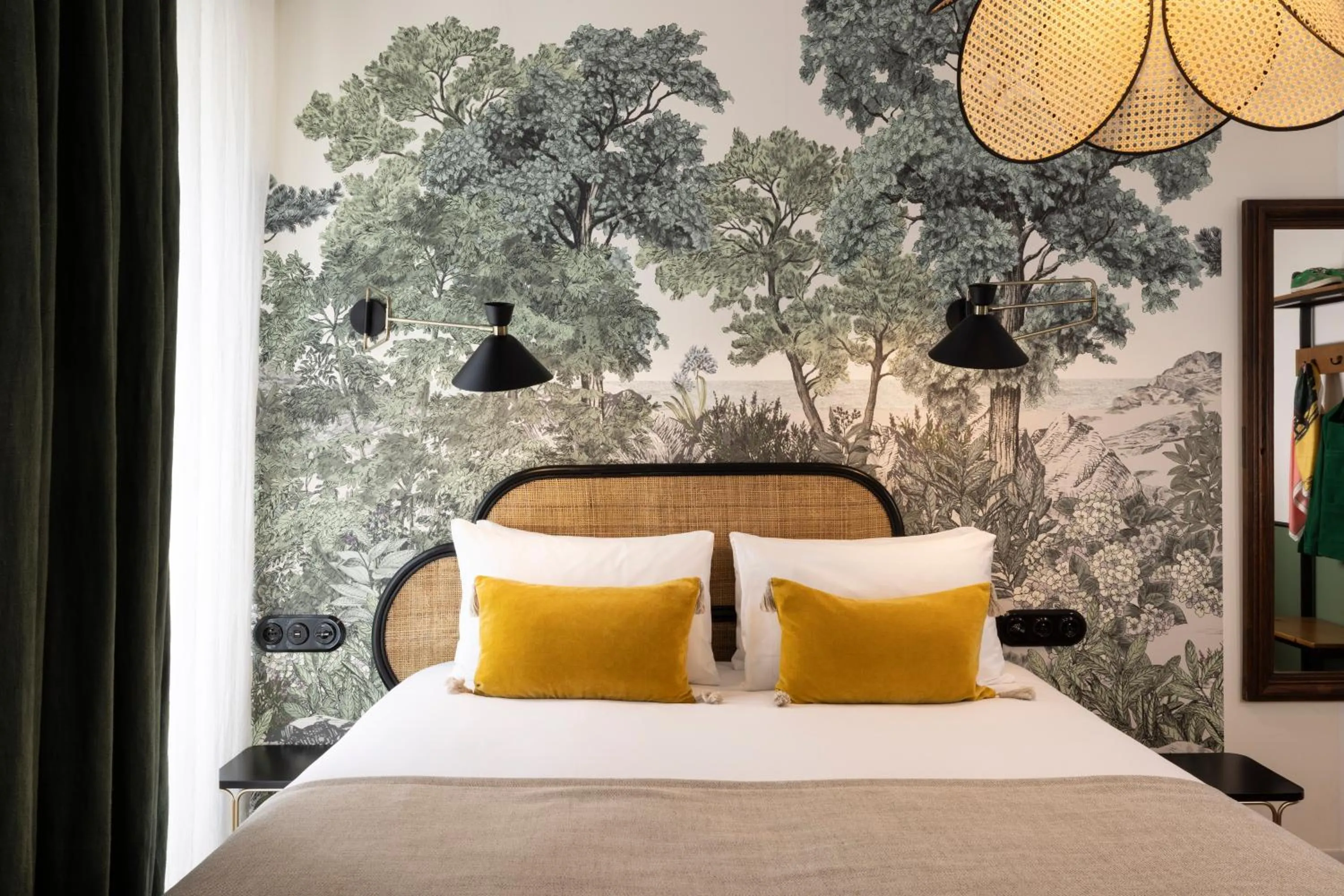 Superior Double Room with Bath tub in Avalon Cosy Hotel Paris