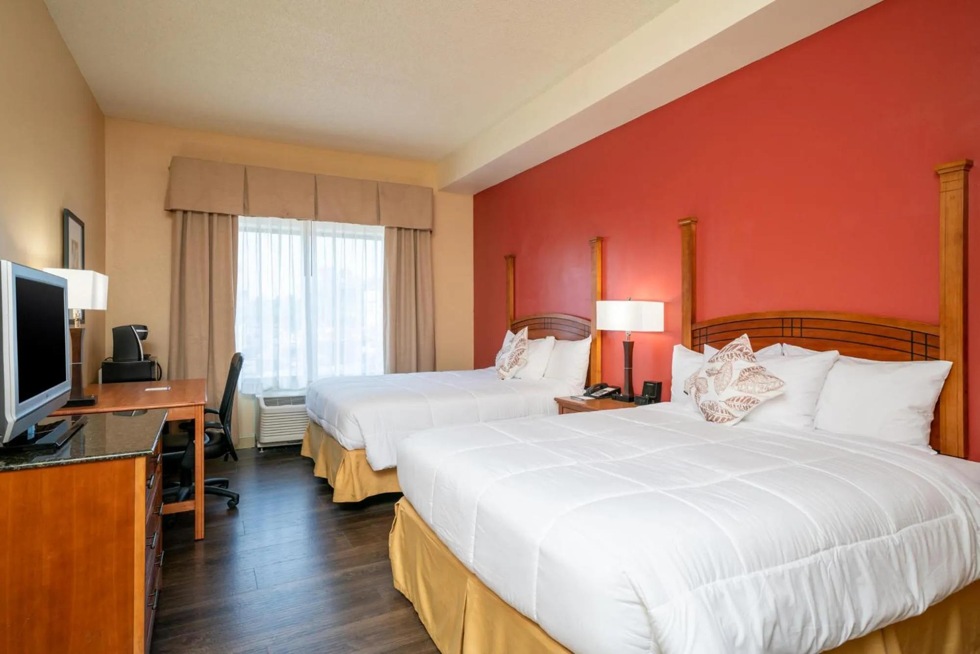 Queen Room with Two Queen Beds - Non-Smoking in Hotel Arboretum