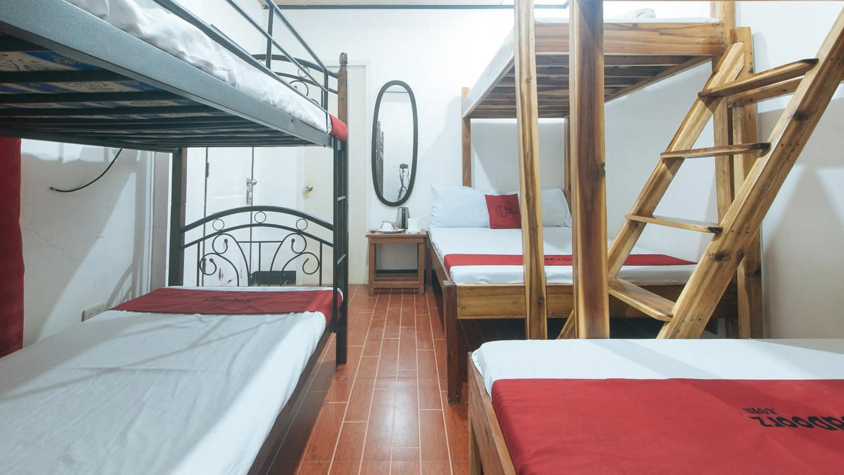 Deluxe Family Room in RedDoorz @ Lualhati Garden Cottage El Nido Palawan