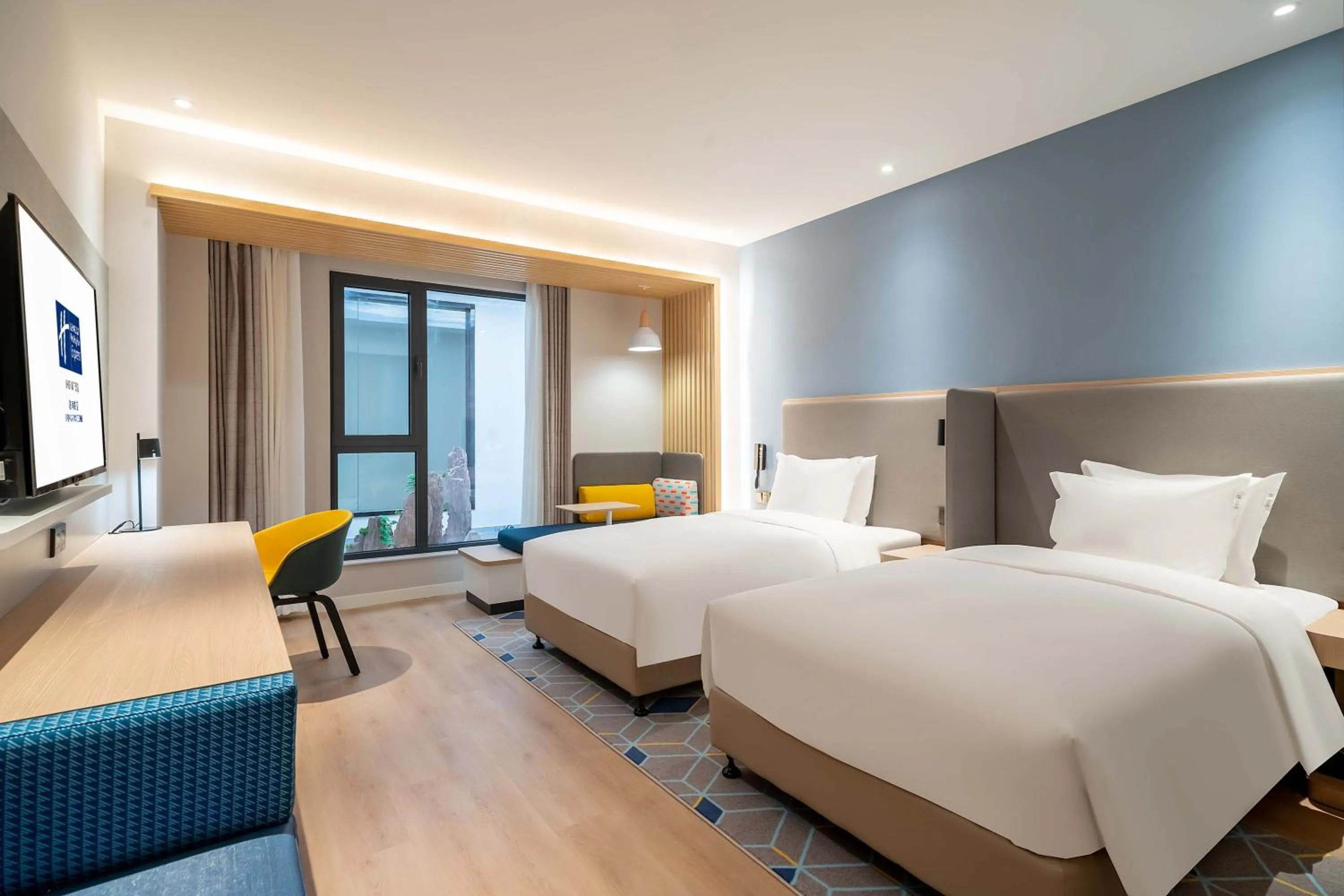 Twin Room with Atrium View in Holiday Inn Express Jinan Airport Zone by IHG