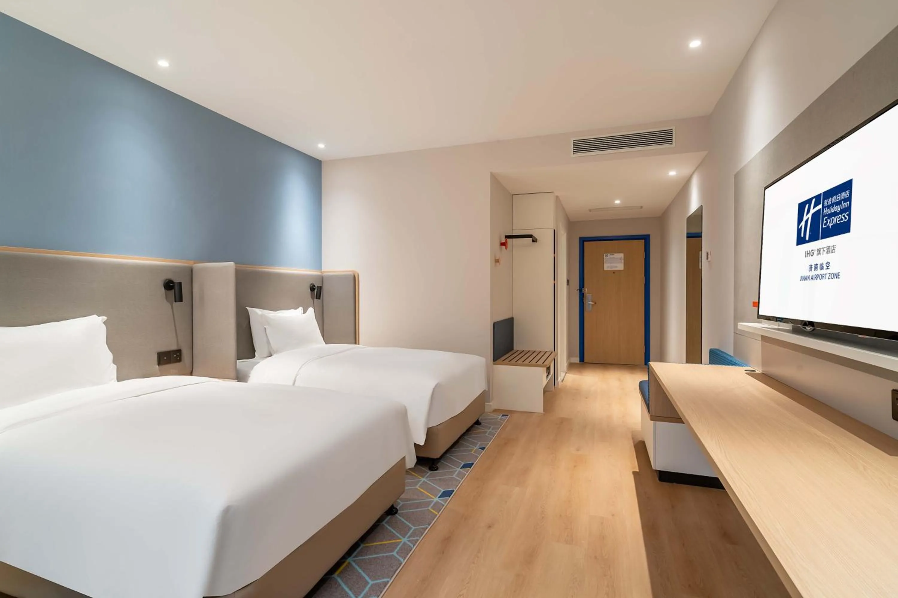 Twin Room with Atrium View in Holiday Inn Express Jinan Airport Zone, an IHG Hotel