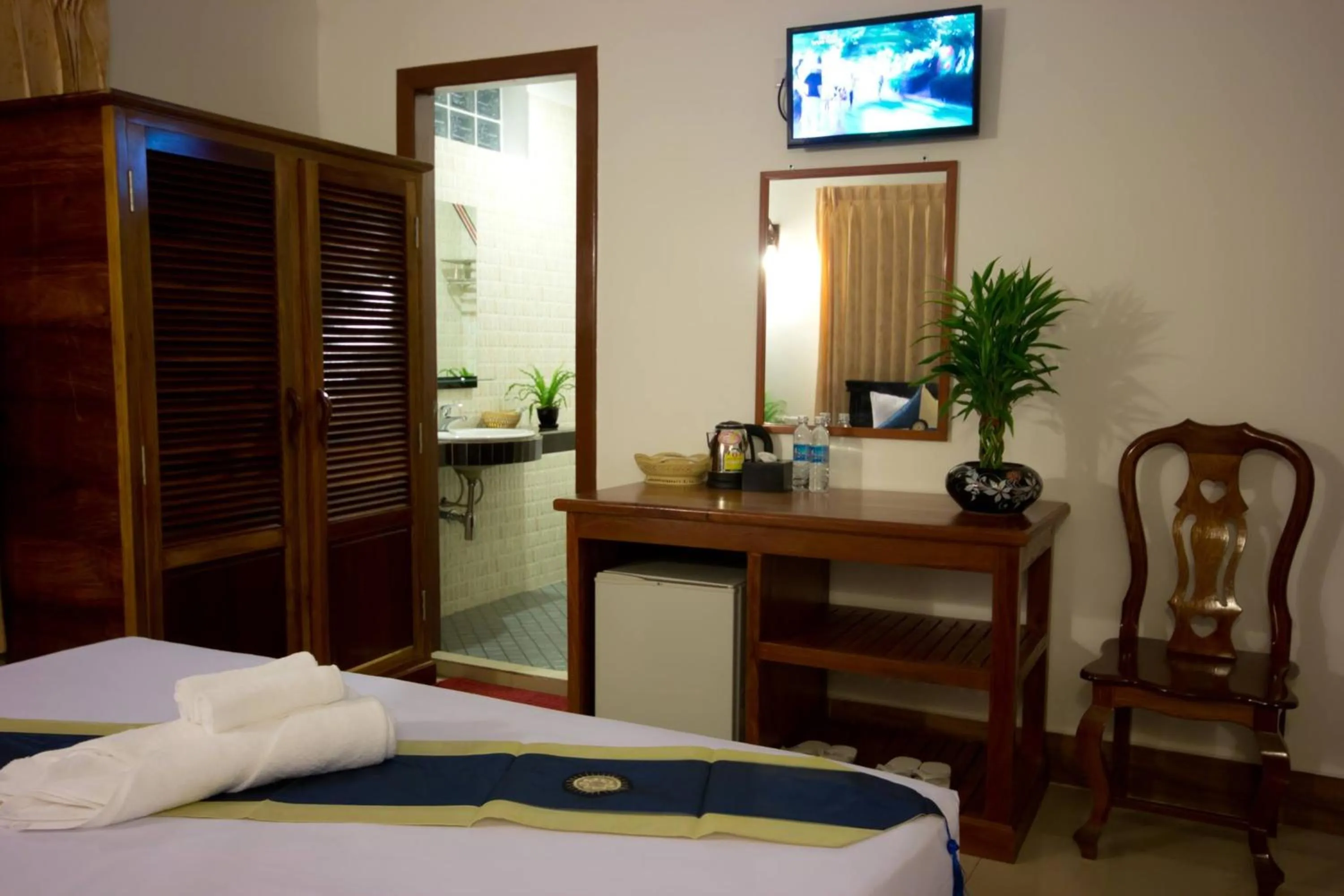 Superior Double Room in Bou Phanith Villa