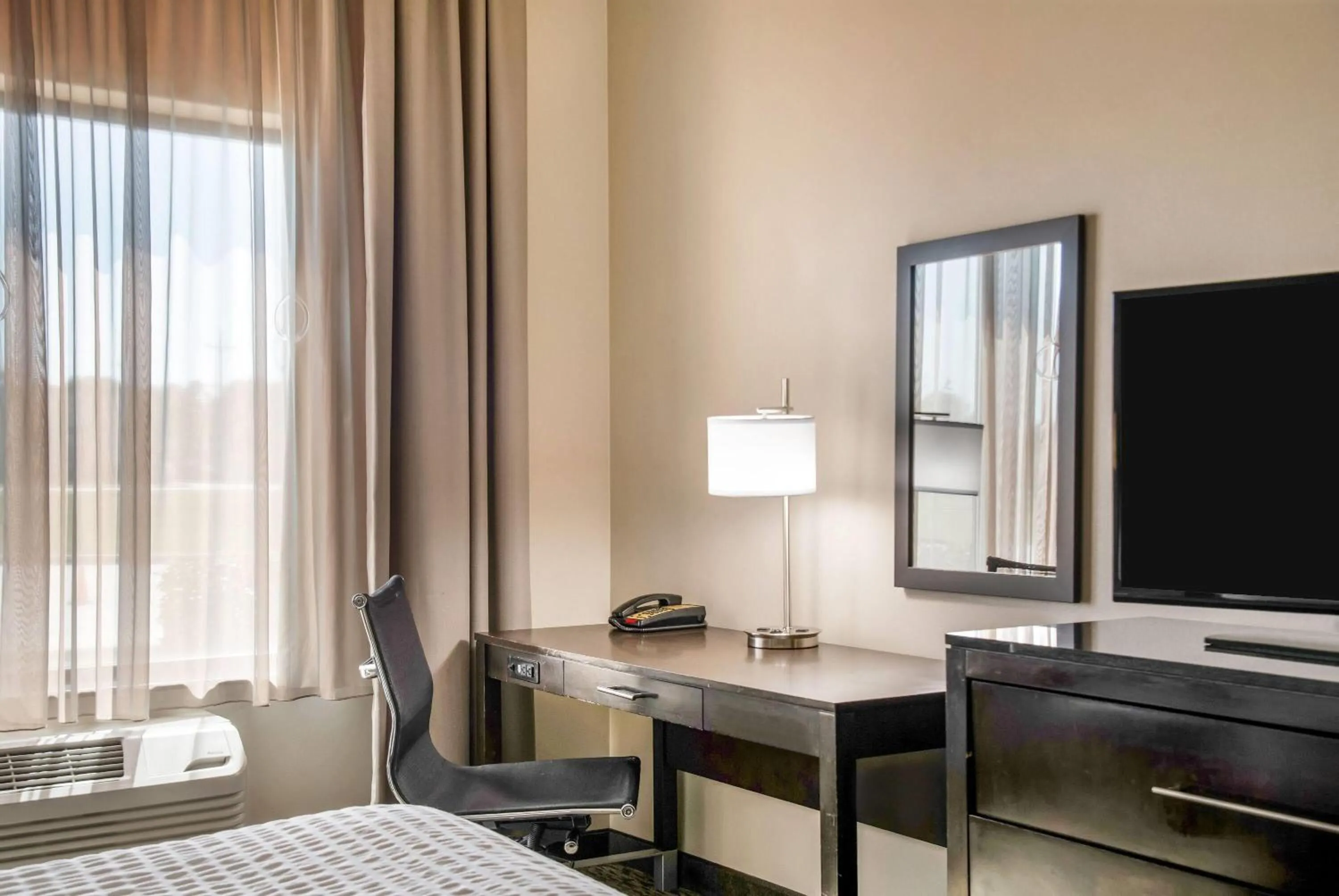 King Room - Non-Smoking in Wingate Slidell New Orleans