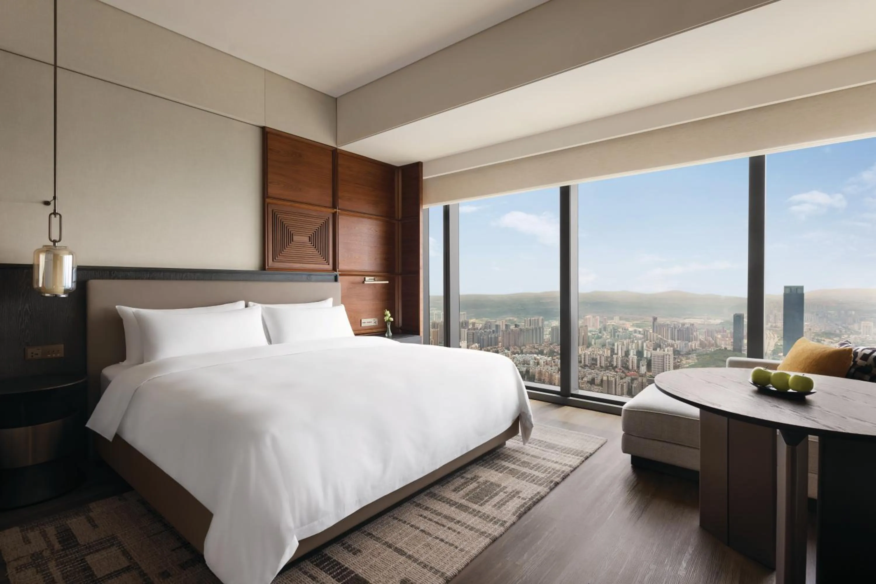 Deluxe Double Room in Shangri-La Nanning - The tallest hotel worldwide in Shangri-La Group