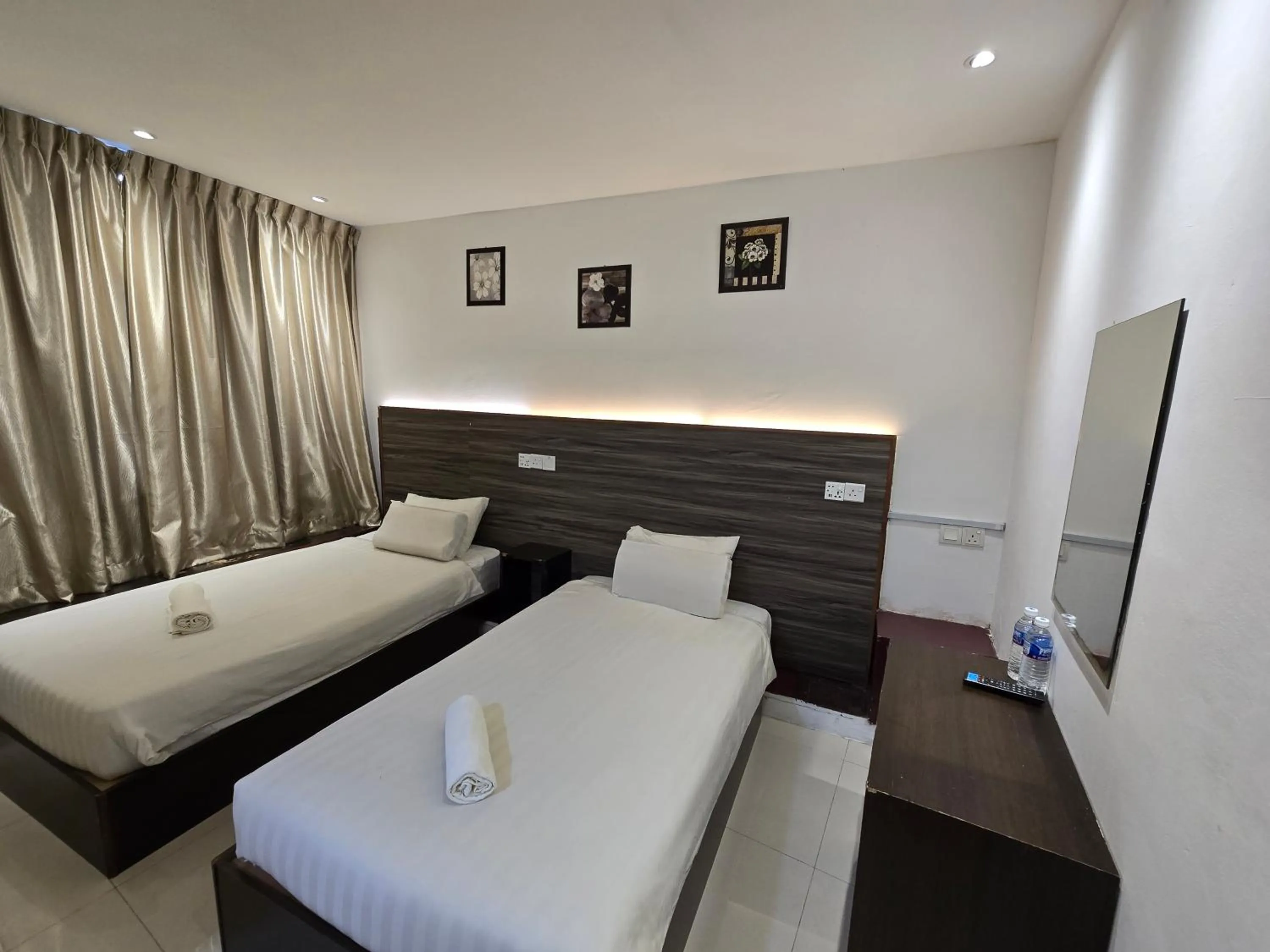 Twin Room in One Point Hotel