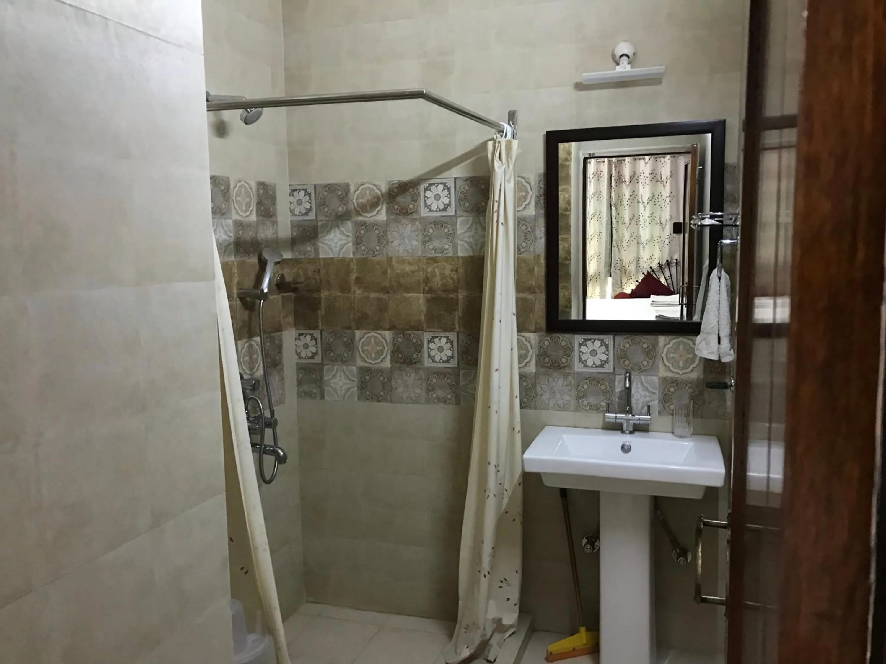 Deluxe Double Room in Tatvamasi Homestay