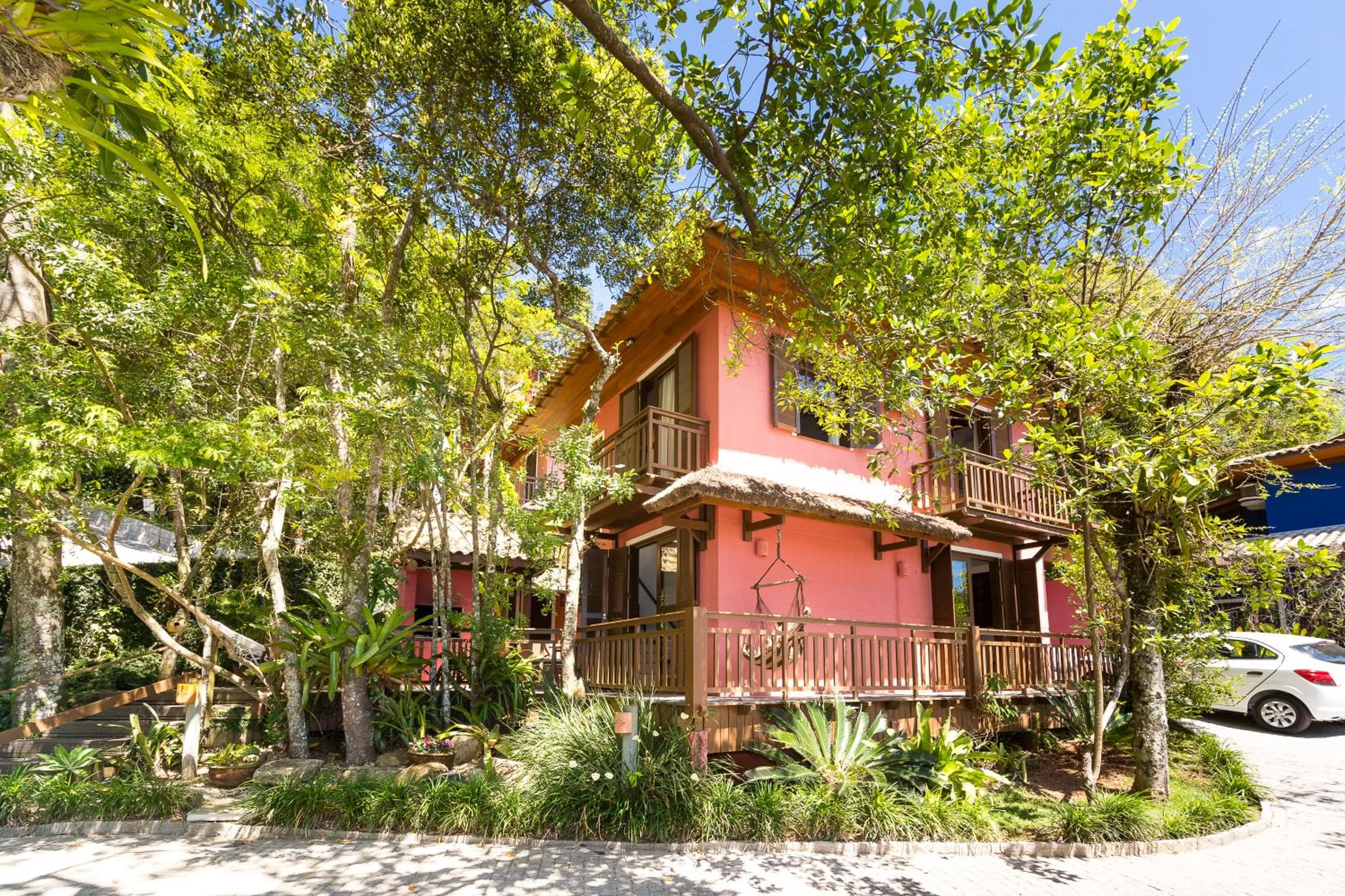 Two-Bedroom Bungalow in Dubai Bungalows Bombinhas