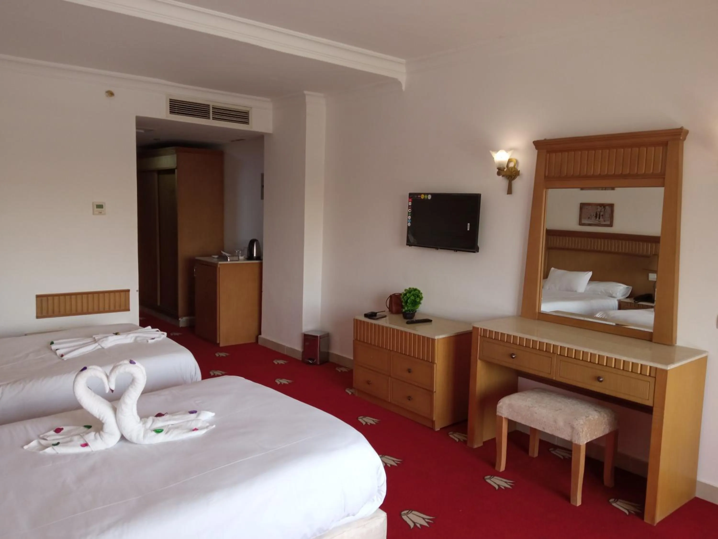 Deluxe Twin Room with Pyramids View in Regency Pyramids Hotel