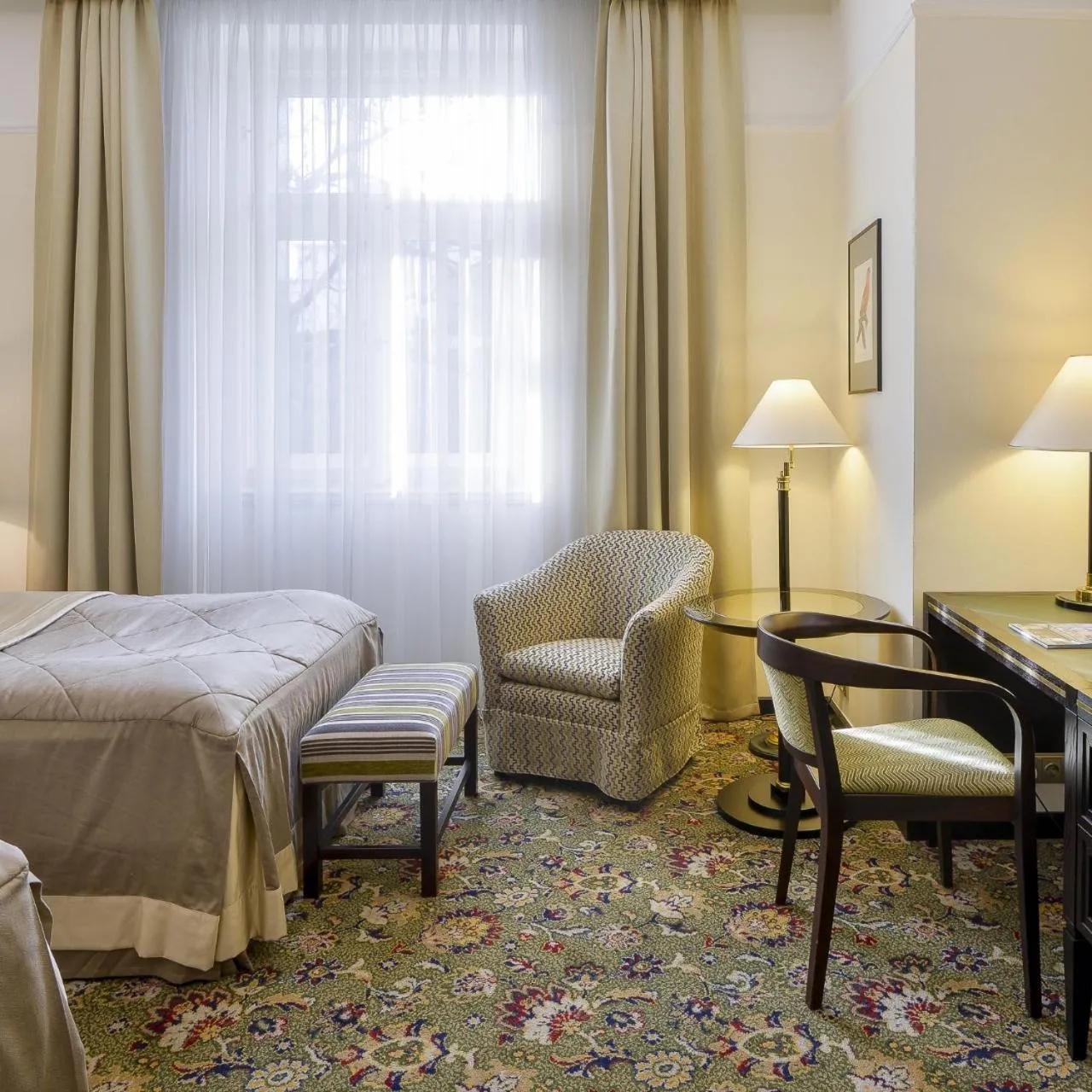 Deluxe Twin Room in Hotel Savoy Prague