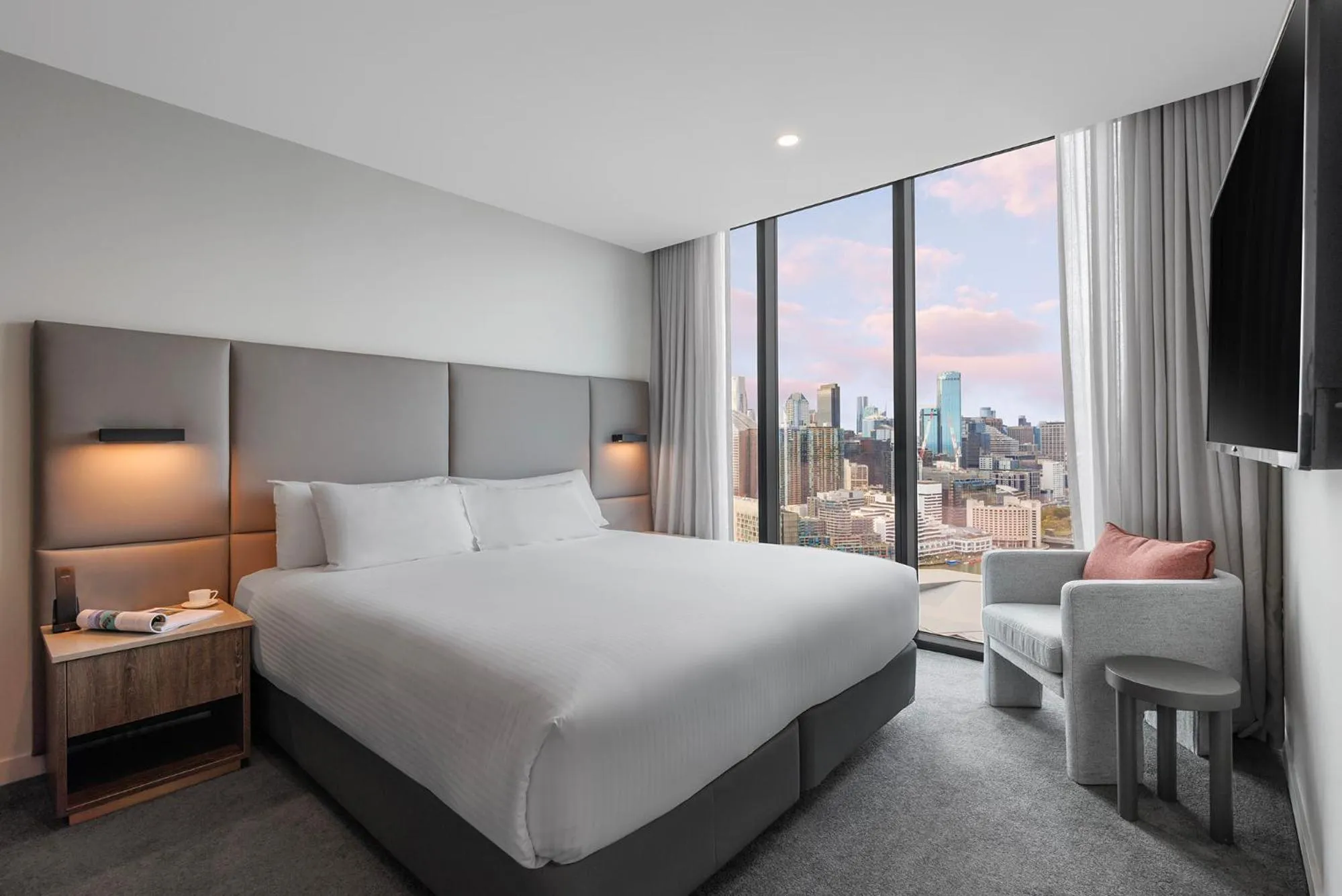 Executive One-Bedroom Apartment in Oakwood Premier Melbourne