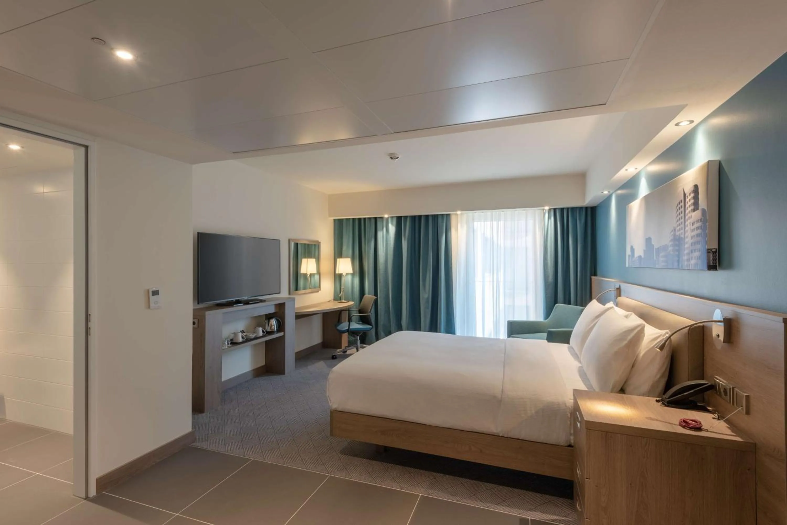 Queen Room - single occupancy - Mobility Access in Hampton by Hilton Düsseldorf City Centre