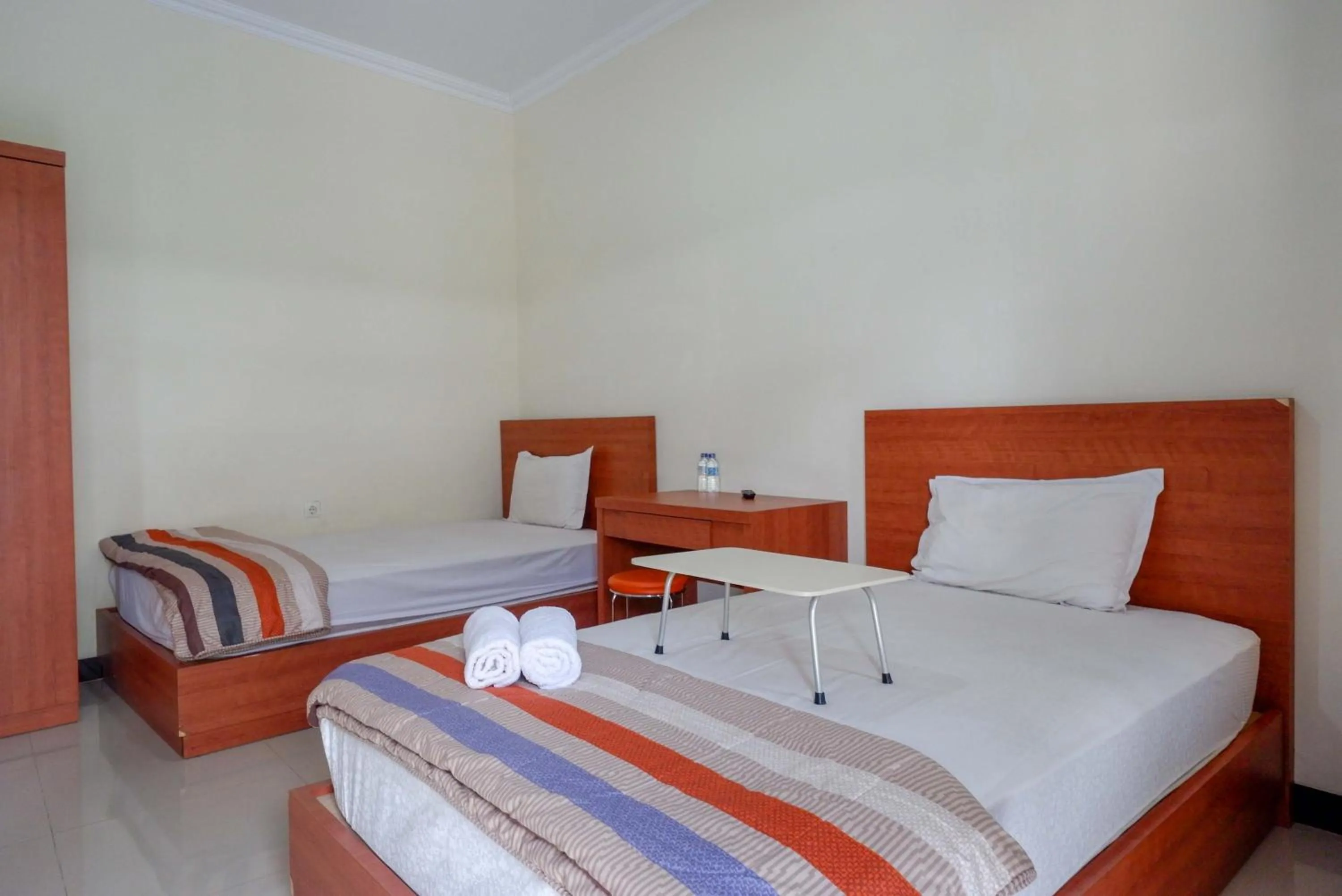 Family Room in Urbanview Hotel Syariah Casa Azmya Yogyakarta by RedDoorz