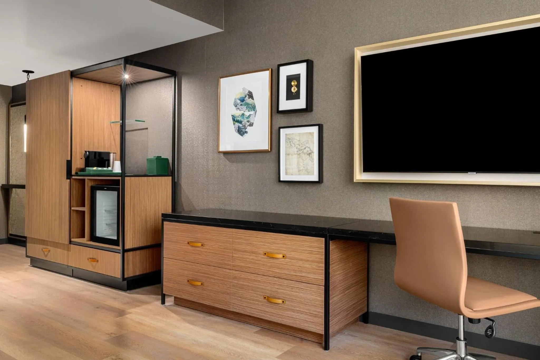 2 Queen Standard Room City View in Hotel Indigo Vancouver Dwtn - Portland Area by IHG