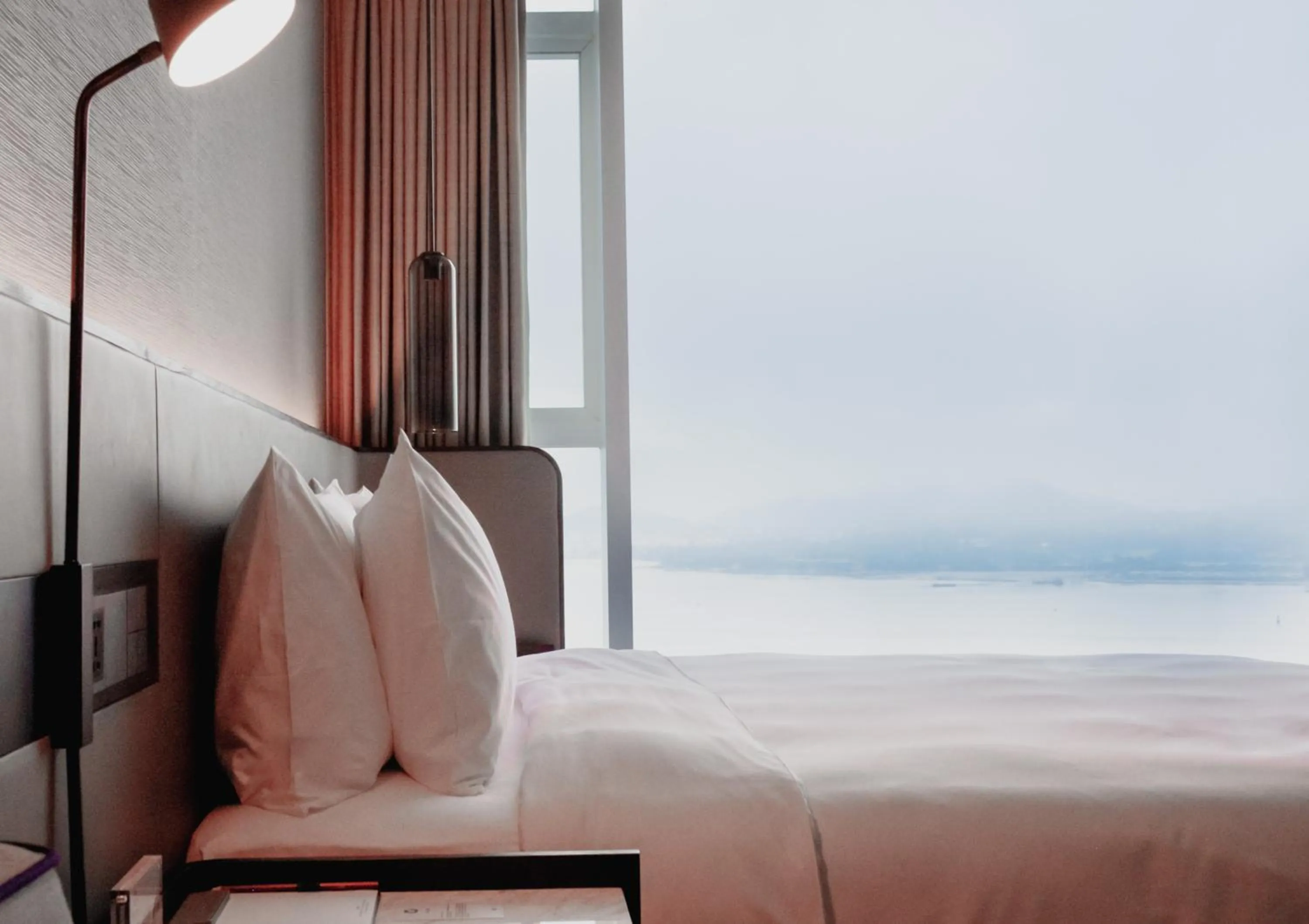 1 King Standard Lounge Access Seaview in Crowne Plaza Xiamen Jimei Seaview by IHG-Free Mini Bar