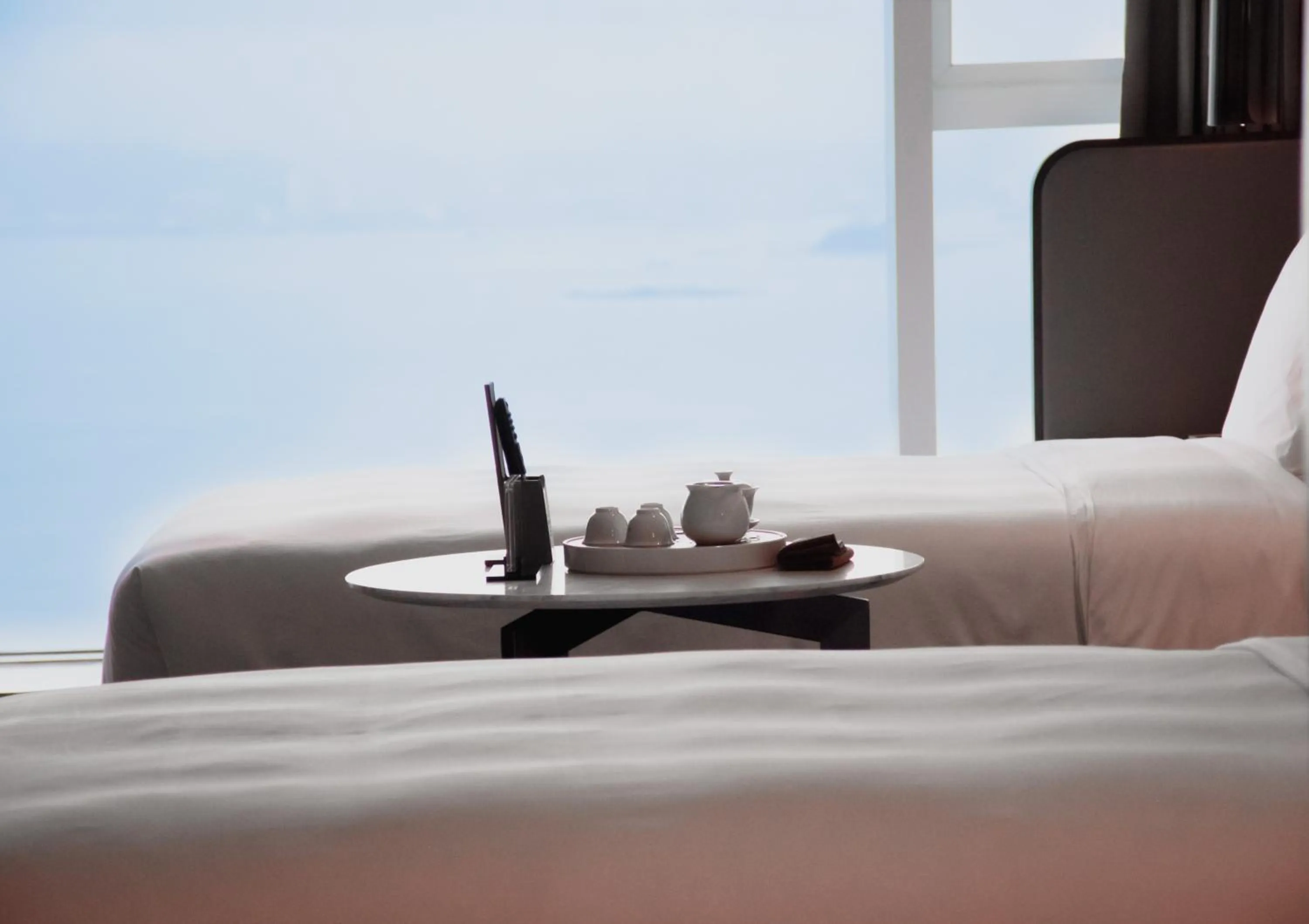 Standard Twin Room with Sea View in Crowne Plaza Xiamen Jimei Seaview by IHG-Free Mini Bar