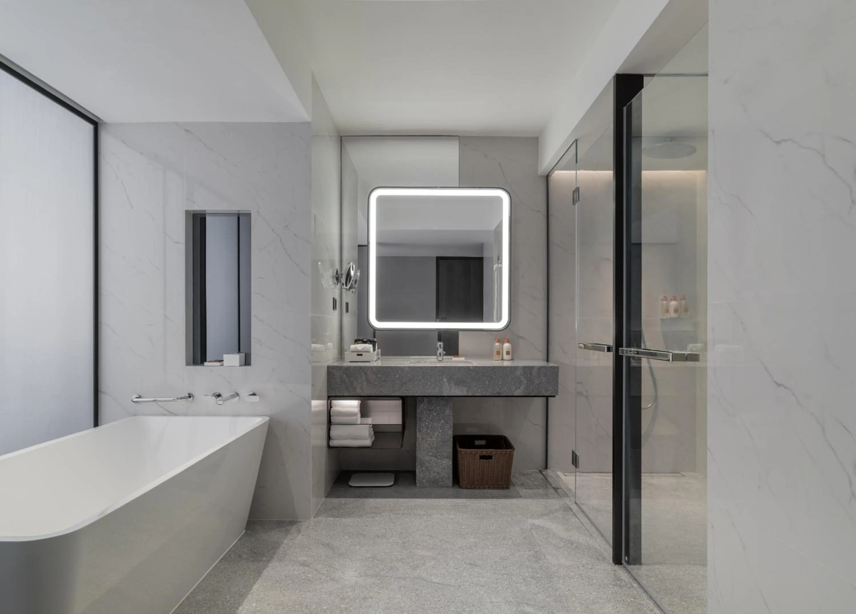 1 King Premium Lounge Access Seaview in Crowne Plaza Xiamen Jimei Seaview by IHG-Free Mini Bar