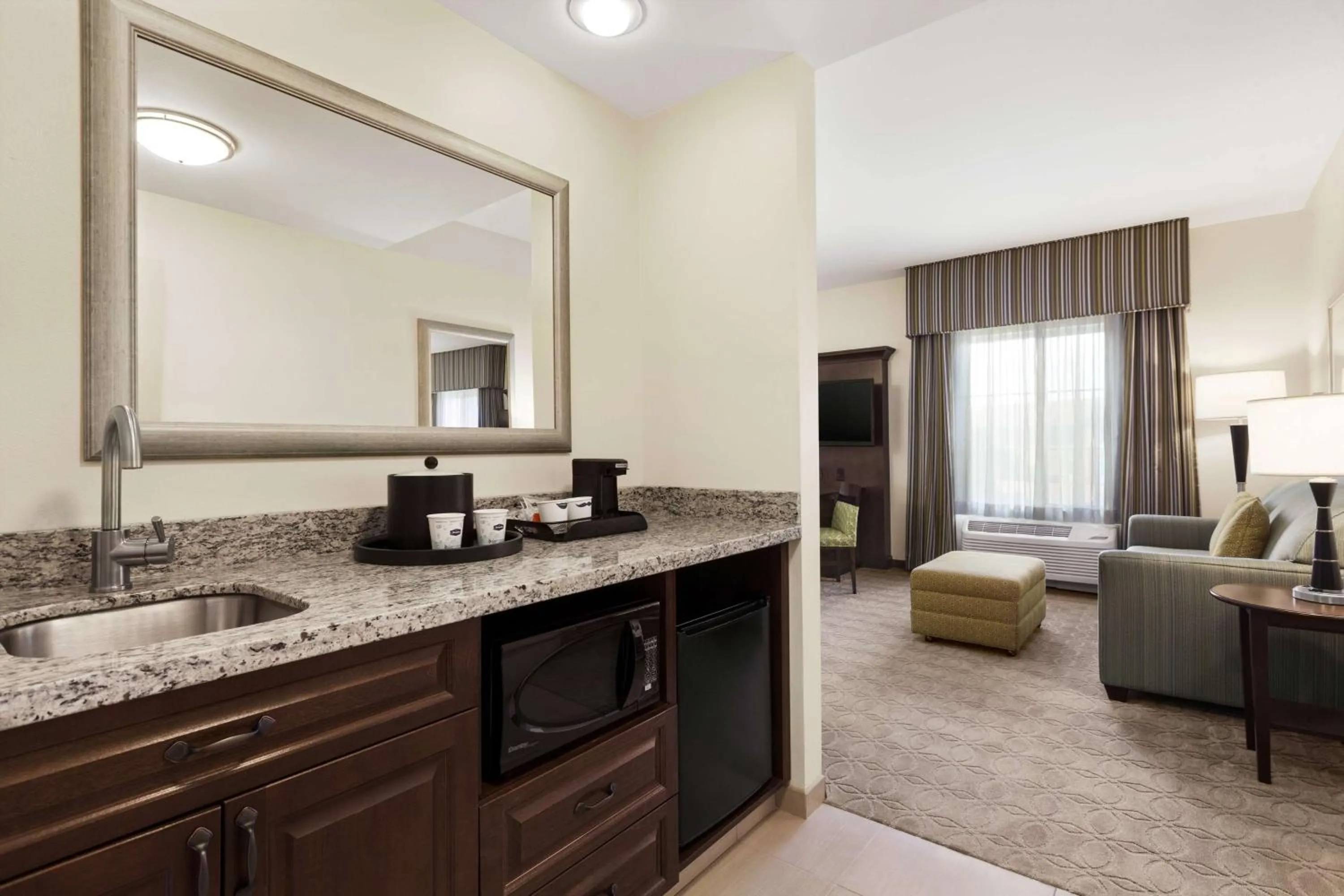 King Studio Suite - Non Smoking in Hampton Inn & Suites San Bernardino