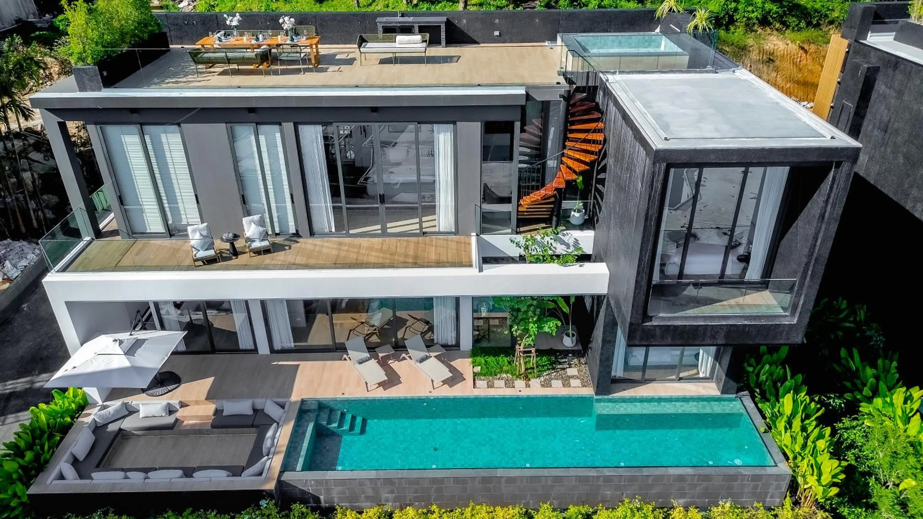 Luxury Service Villa 4-Bedroom with Private Pool in AKRA Collection Layan - Hideaway Villas