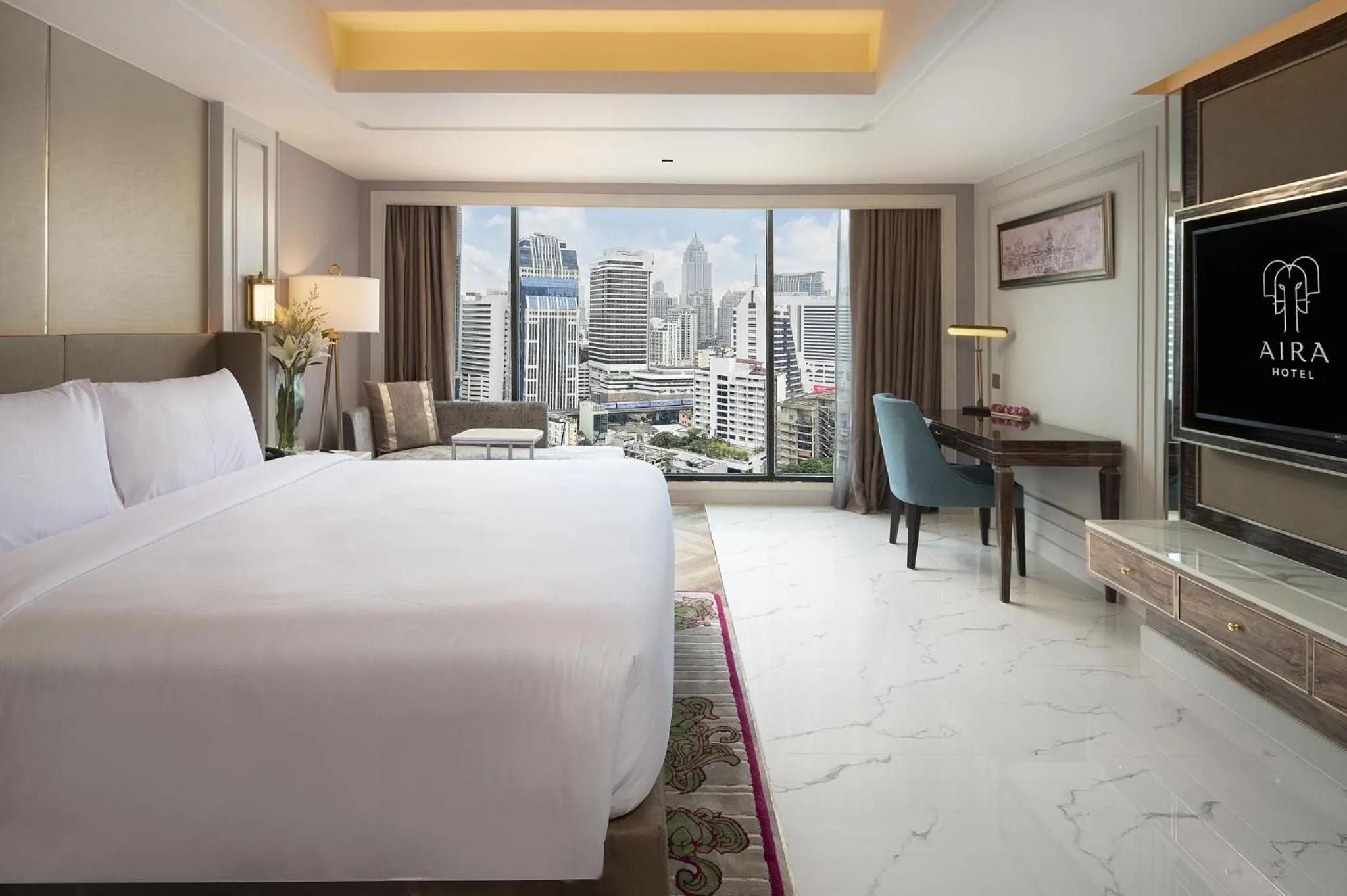 Premier King room with City View in Aira Hotel Bangkok Sukhumvit 11