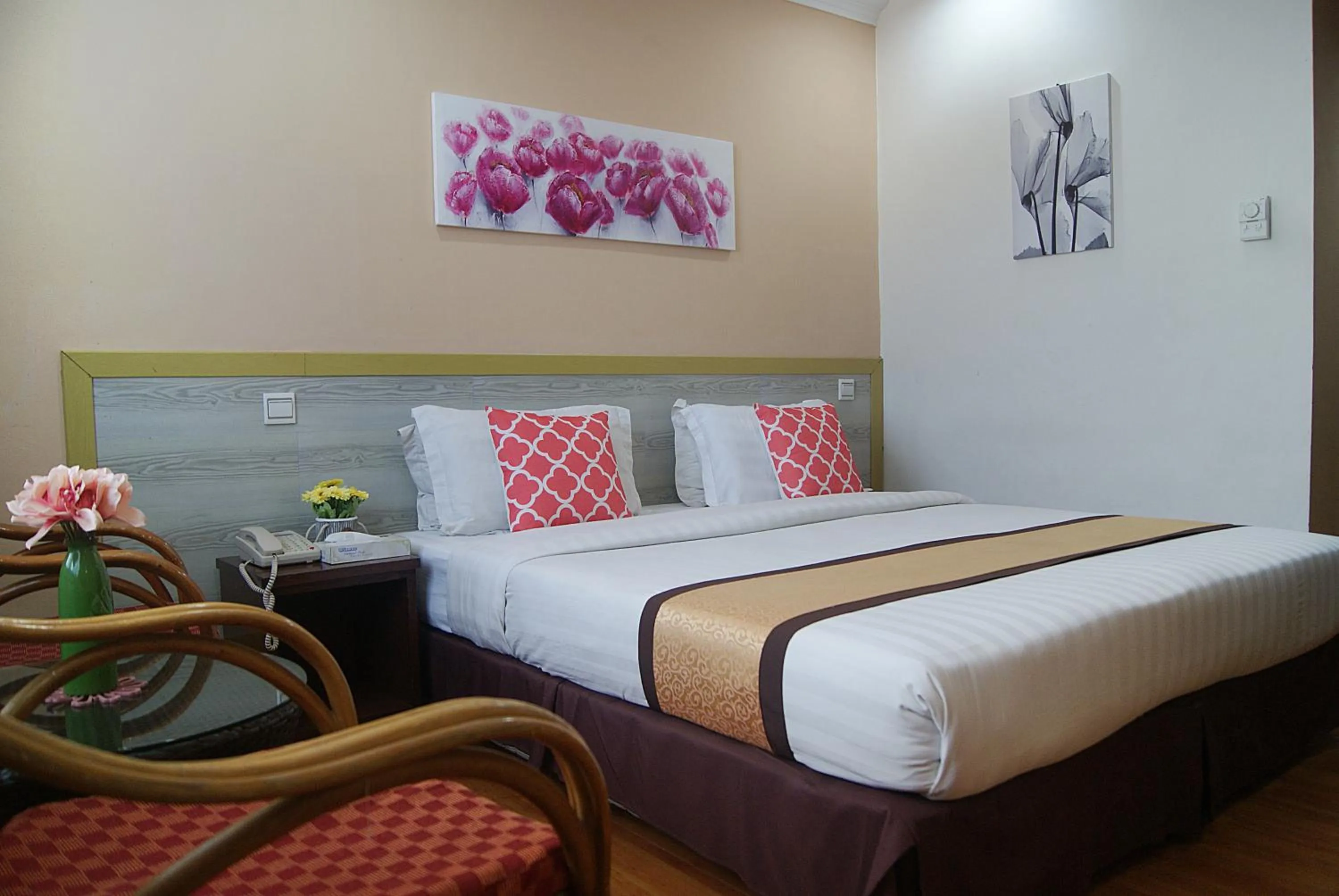 Standard King Room in TD Plaza Hotel