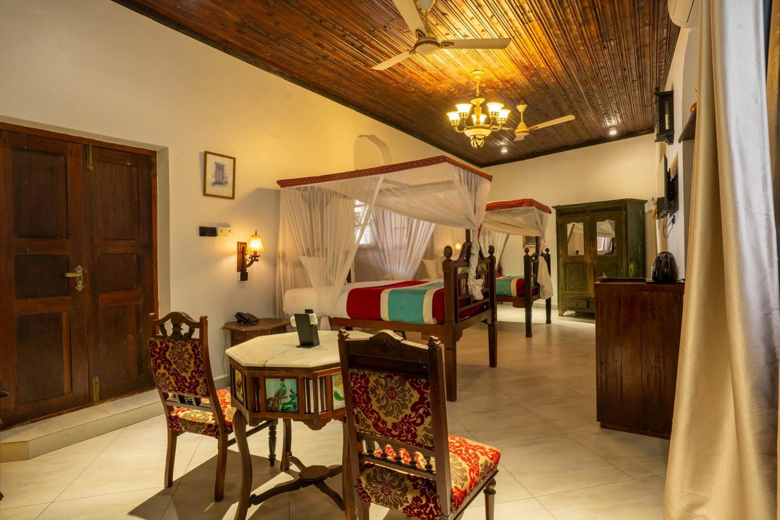 Twin Room in Dhow Palace Hotel