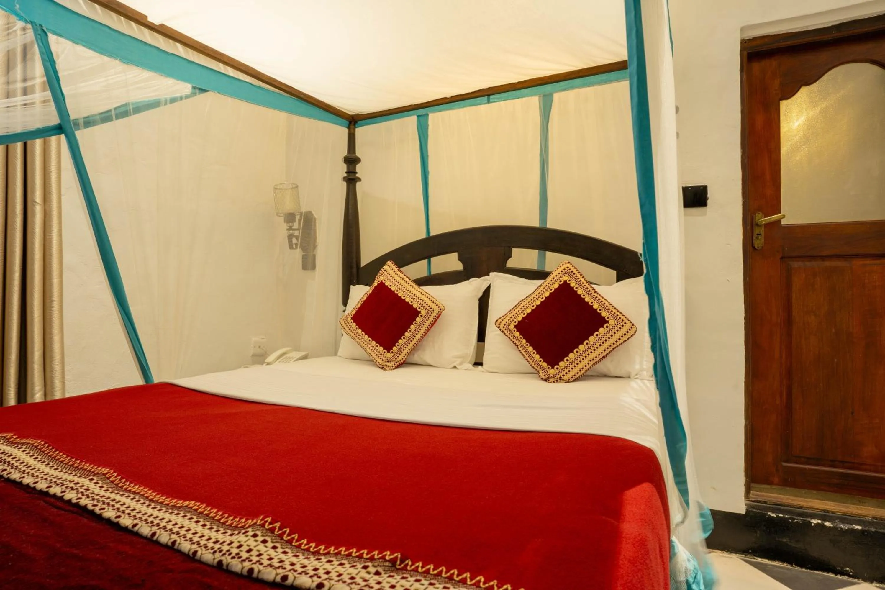 Double Room in Dhow Palace Hotel