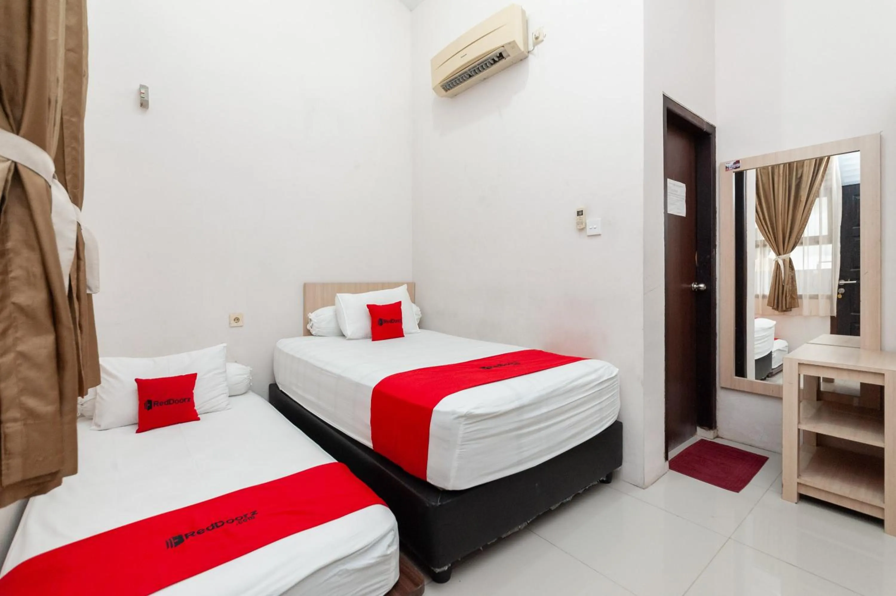 Double Room in RedDoorz Syariah near Banda Aceh Convention Hall