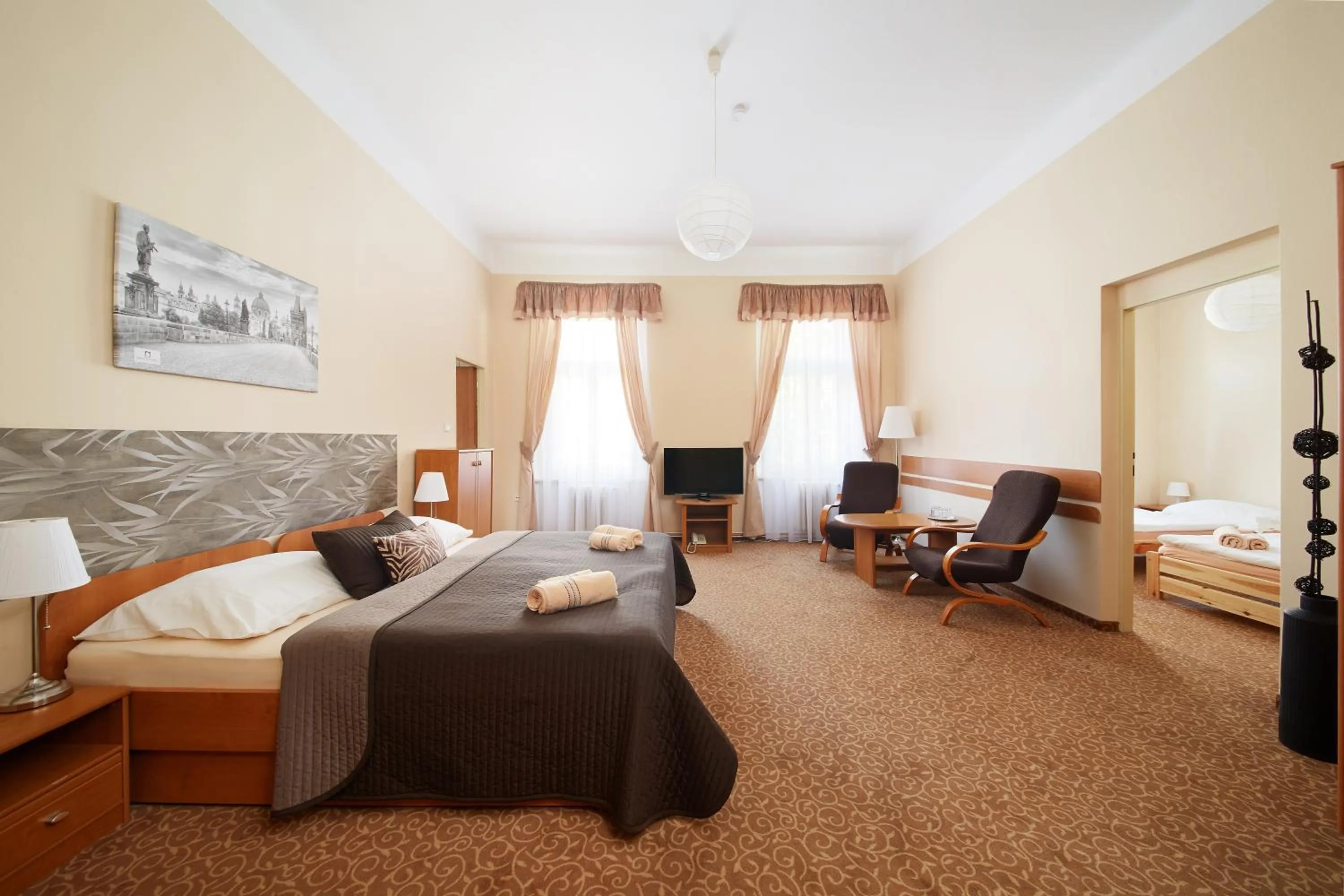 Quadruple Room in Hotel City Bell