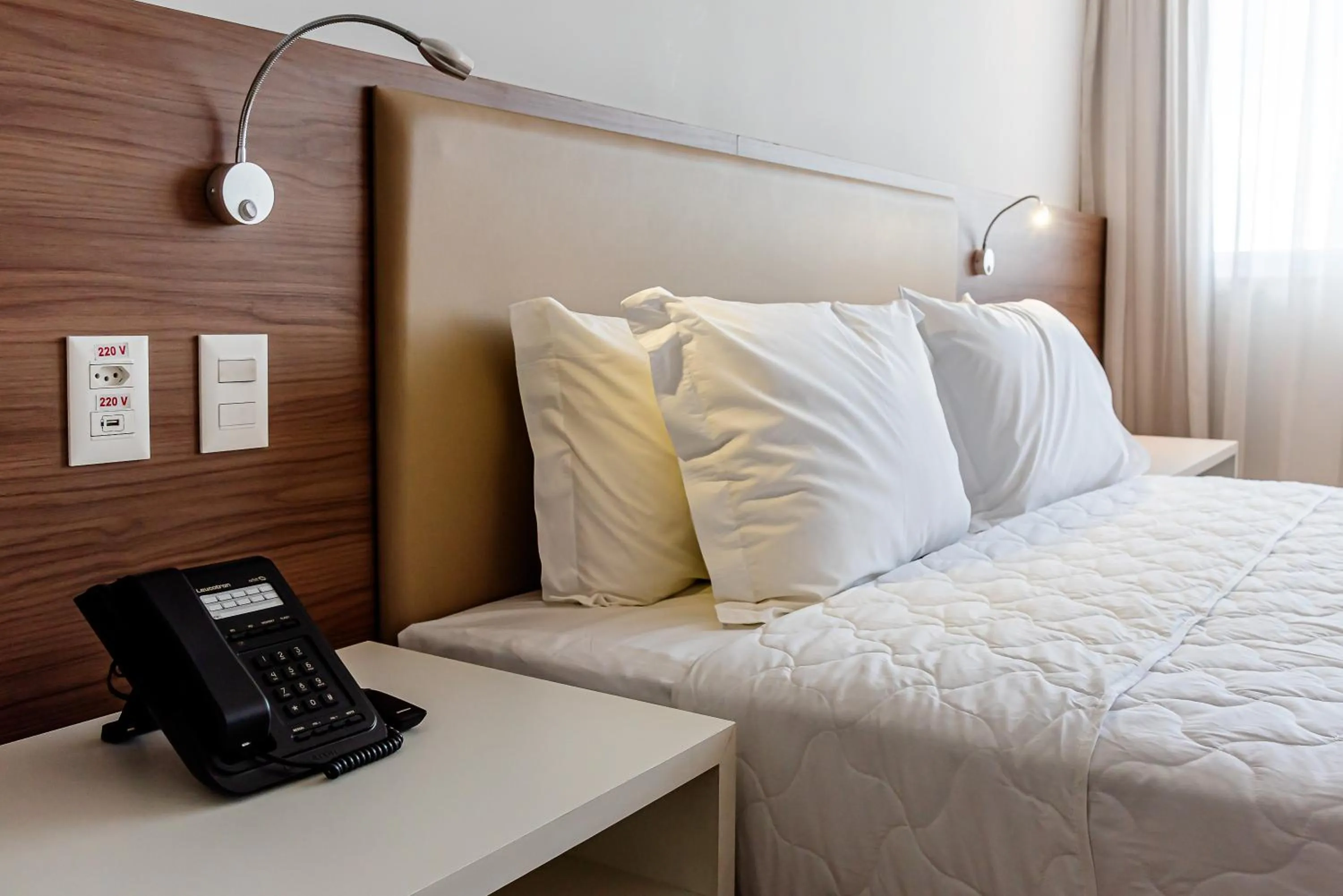 Queen Room - single occupancy in Rio Hotel by Bourbon Maringá